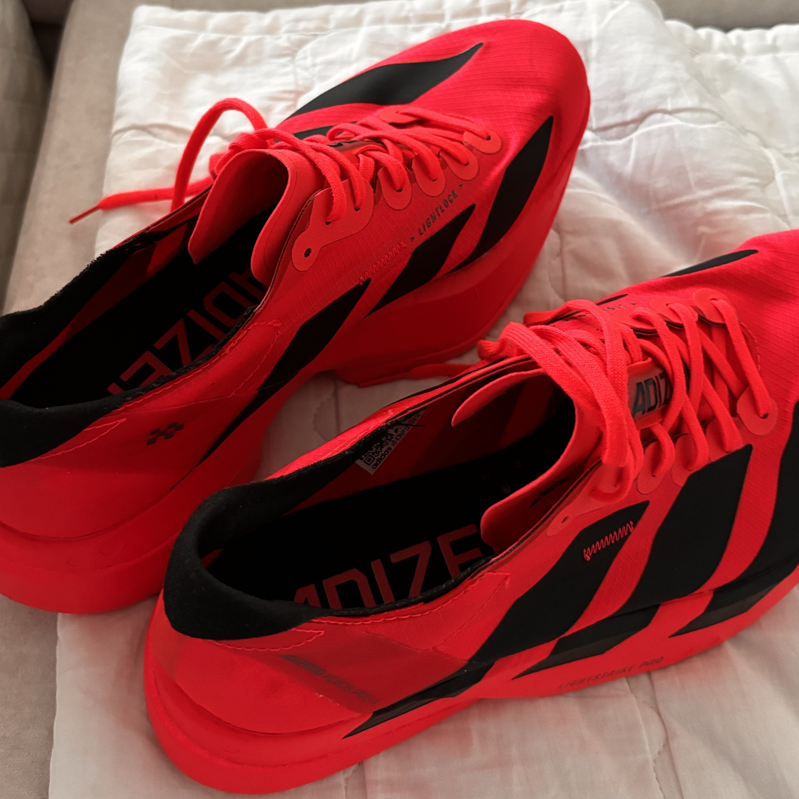Adidas Adizero Adios Pro 4 Lucid Red Core Black 착용 스타일
