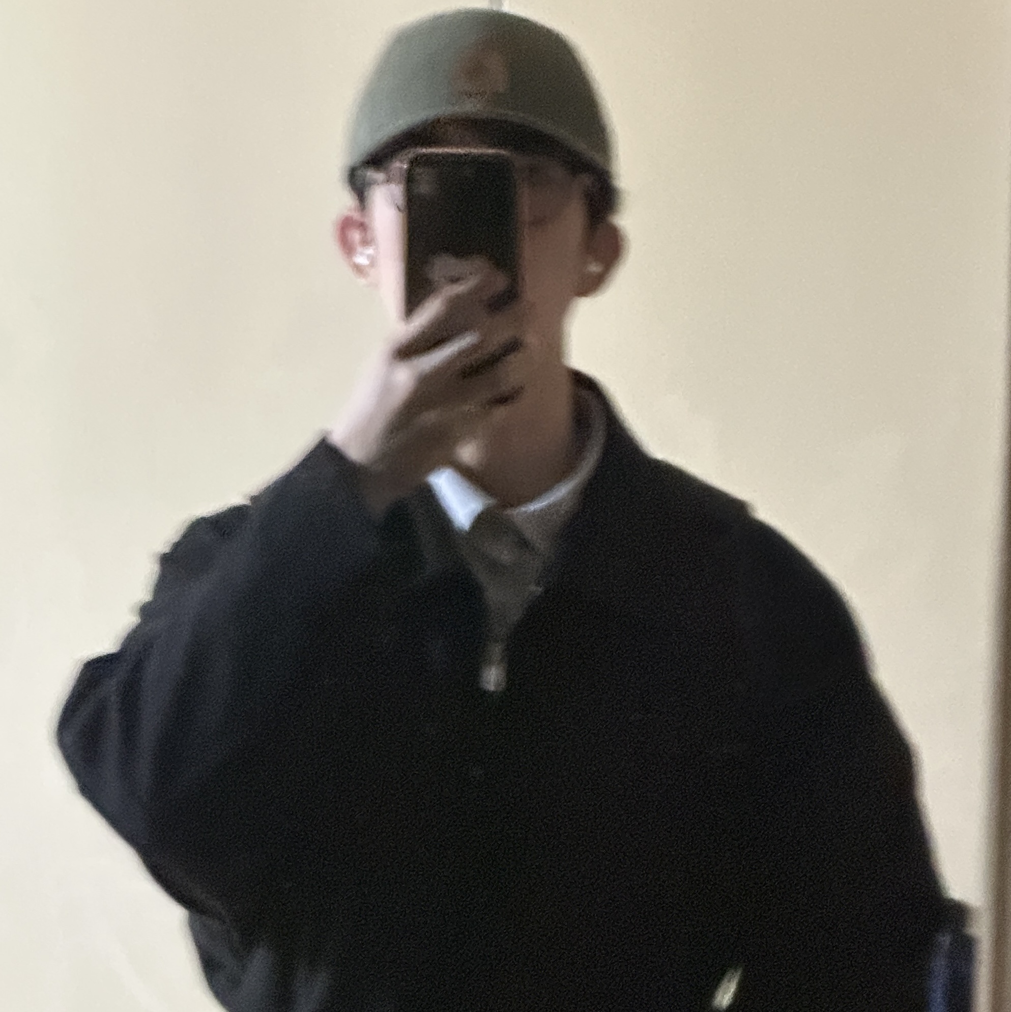 Carhartt Canvas Cap Army Green 착용 스타일
