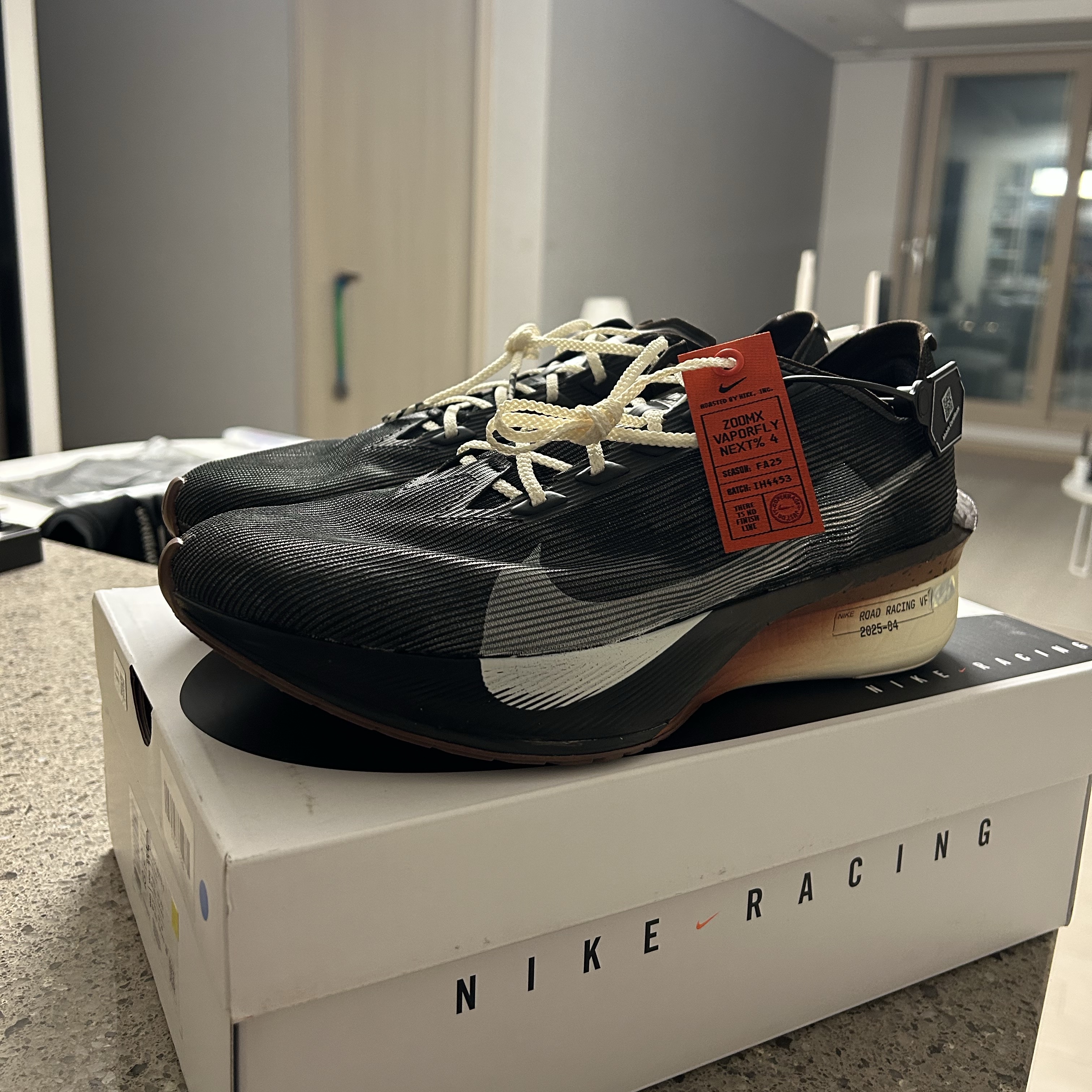 Nike ZoomX Vaporfly Next% 4 Velvet Brown Black 착용 스타일