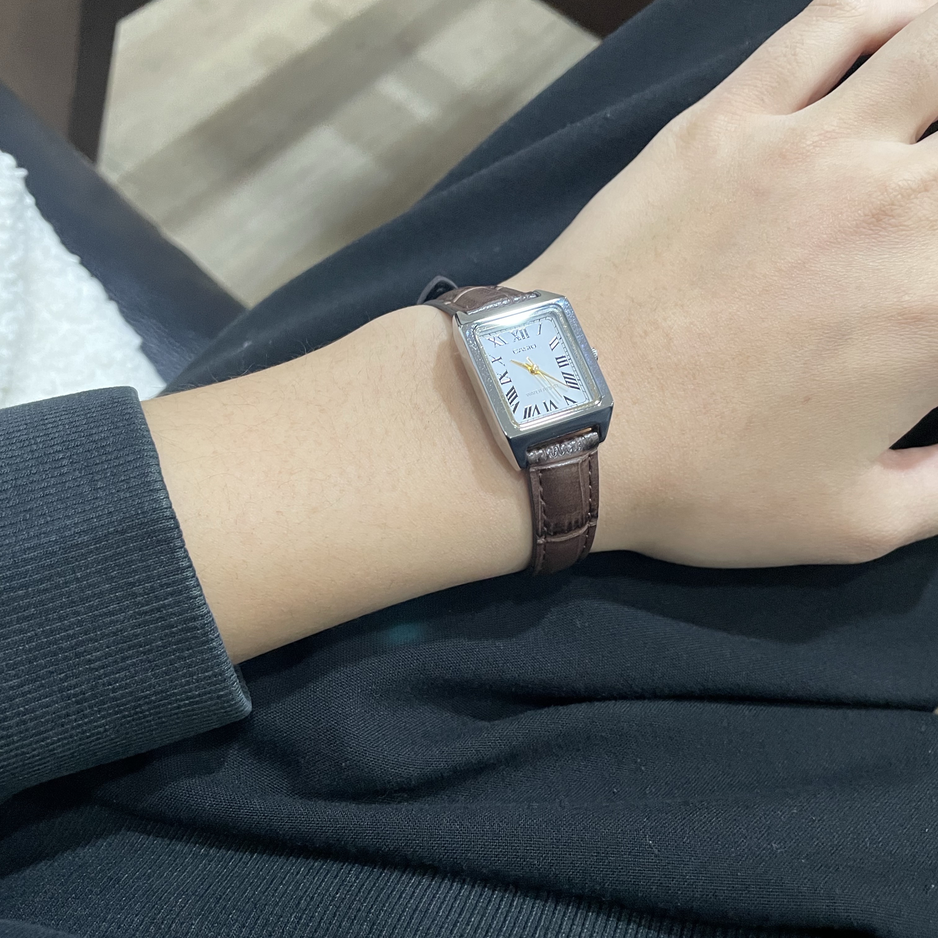 Casio LTP-V007L-7B2 착용 스타일