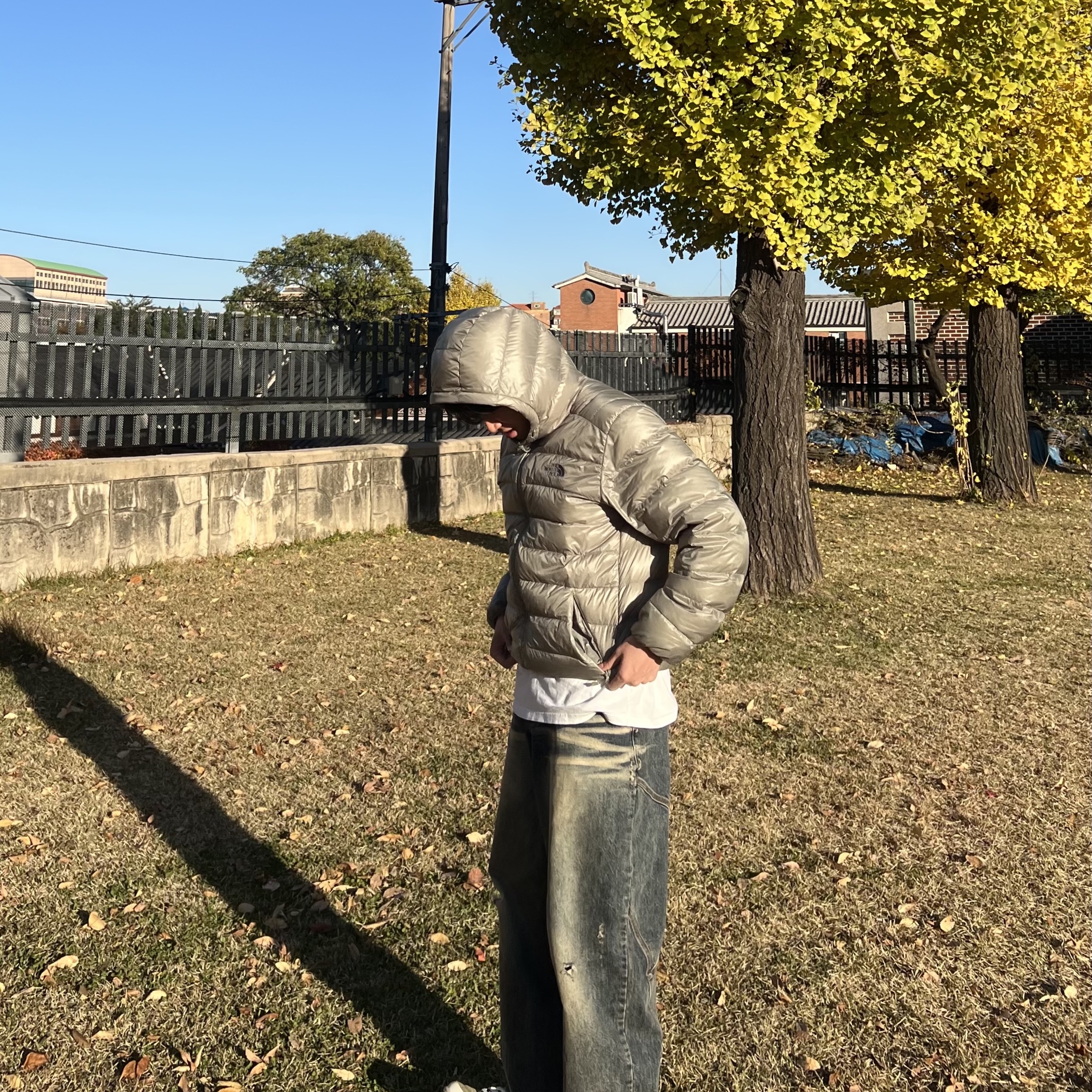 The North Face Matier RDS Down Hoodie Light Khaki - 25FW, The North Face Matier EX RDS Down Hoodie Black 착용 스타일 - 2