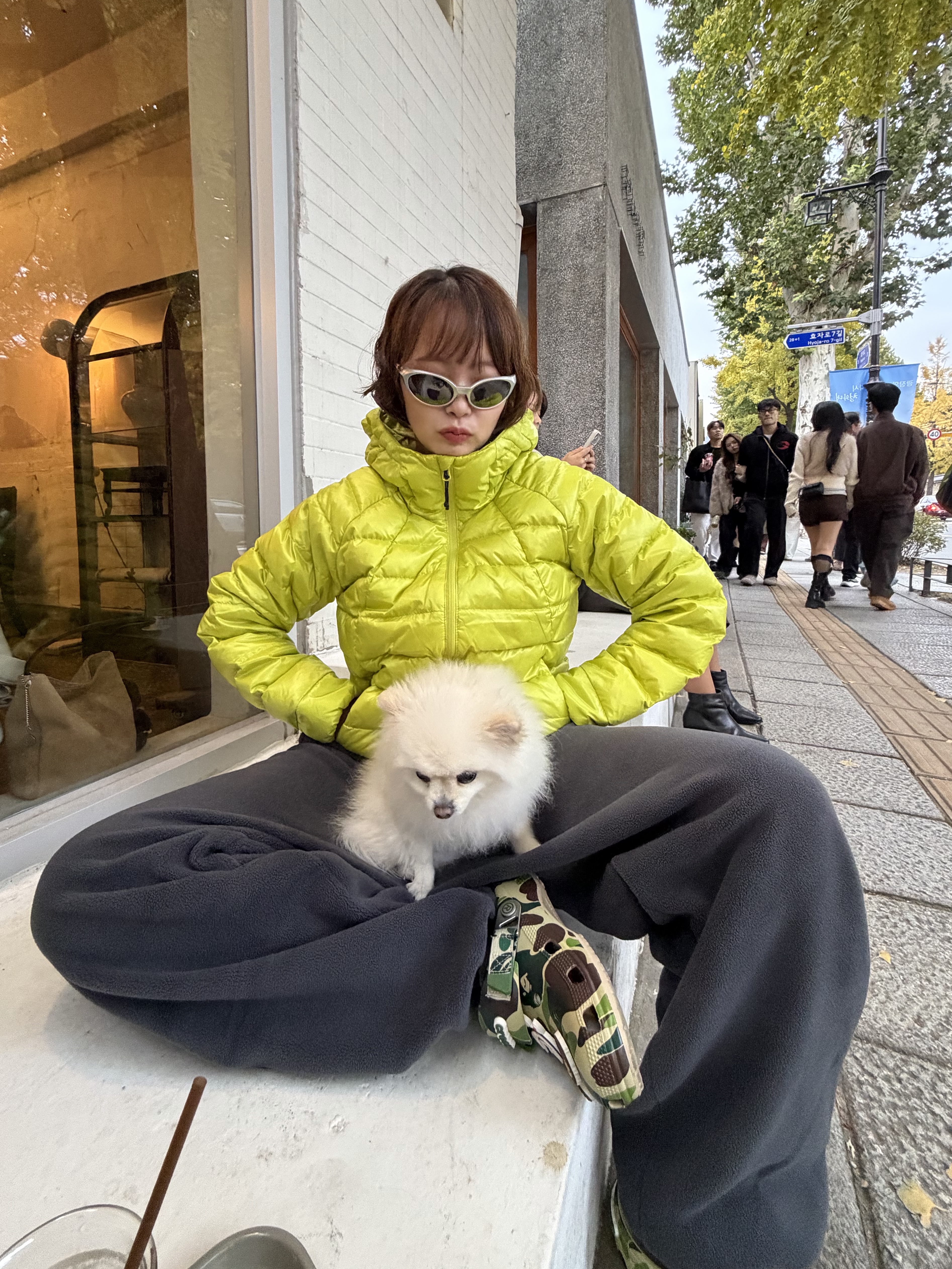 Musinsa Standard Iron Light Down Jacket Yellow Green, Crocs x BAPE Classic Clog Chai 착용 스타일 - 6