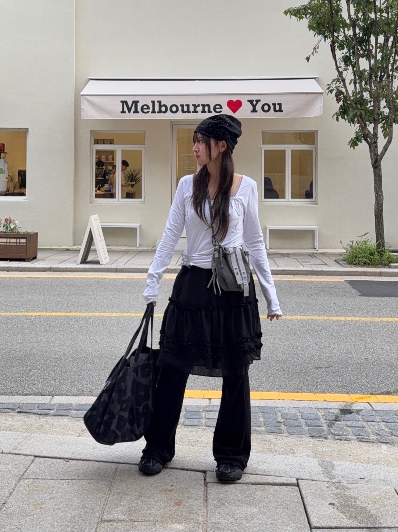 Pahisum Jersey Mini Bag Charcoal 착용 스타일 - 1