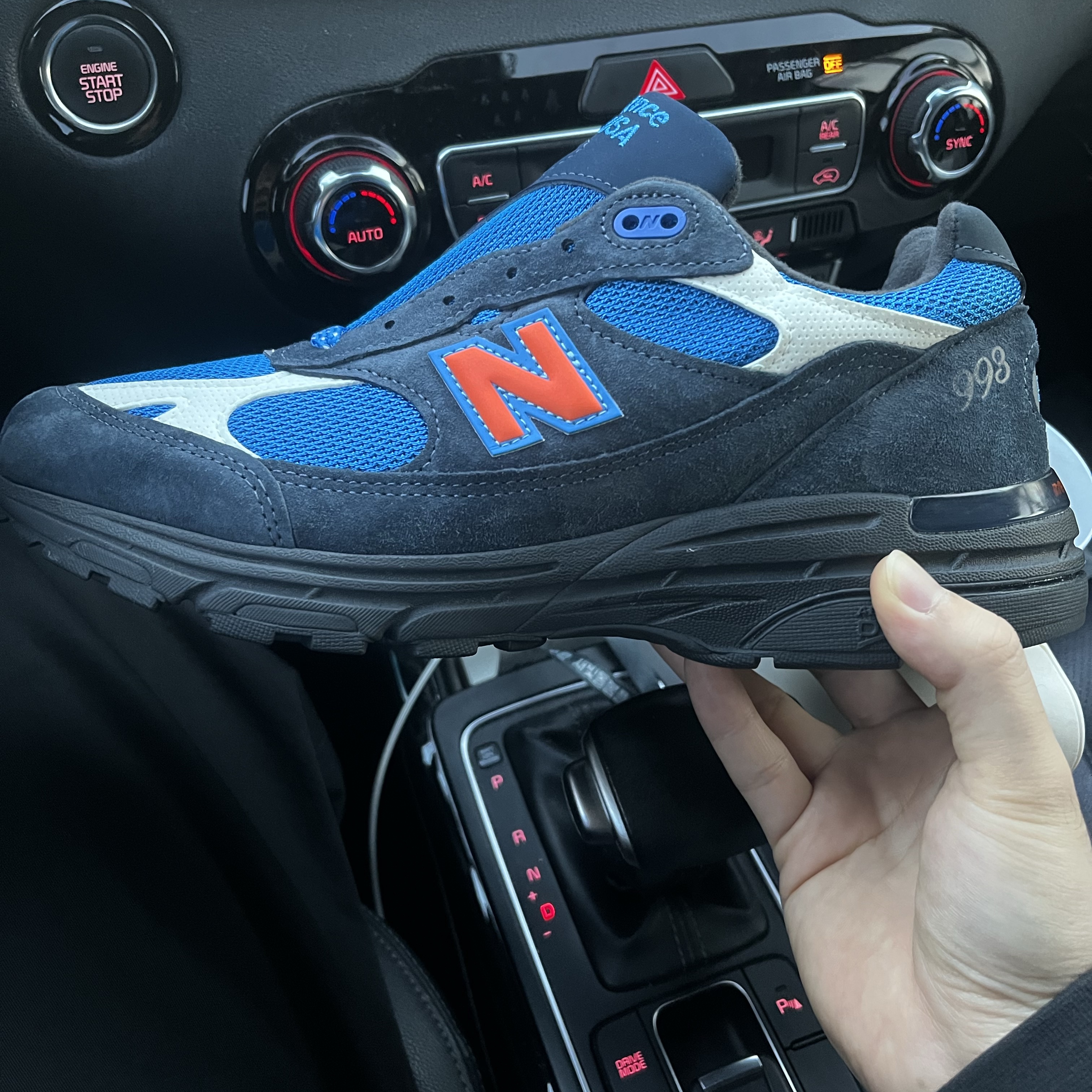 New Balance x Kith x Madison Square Garden 993 Made in USA Navy Princess Blue 착용 스타일