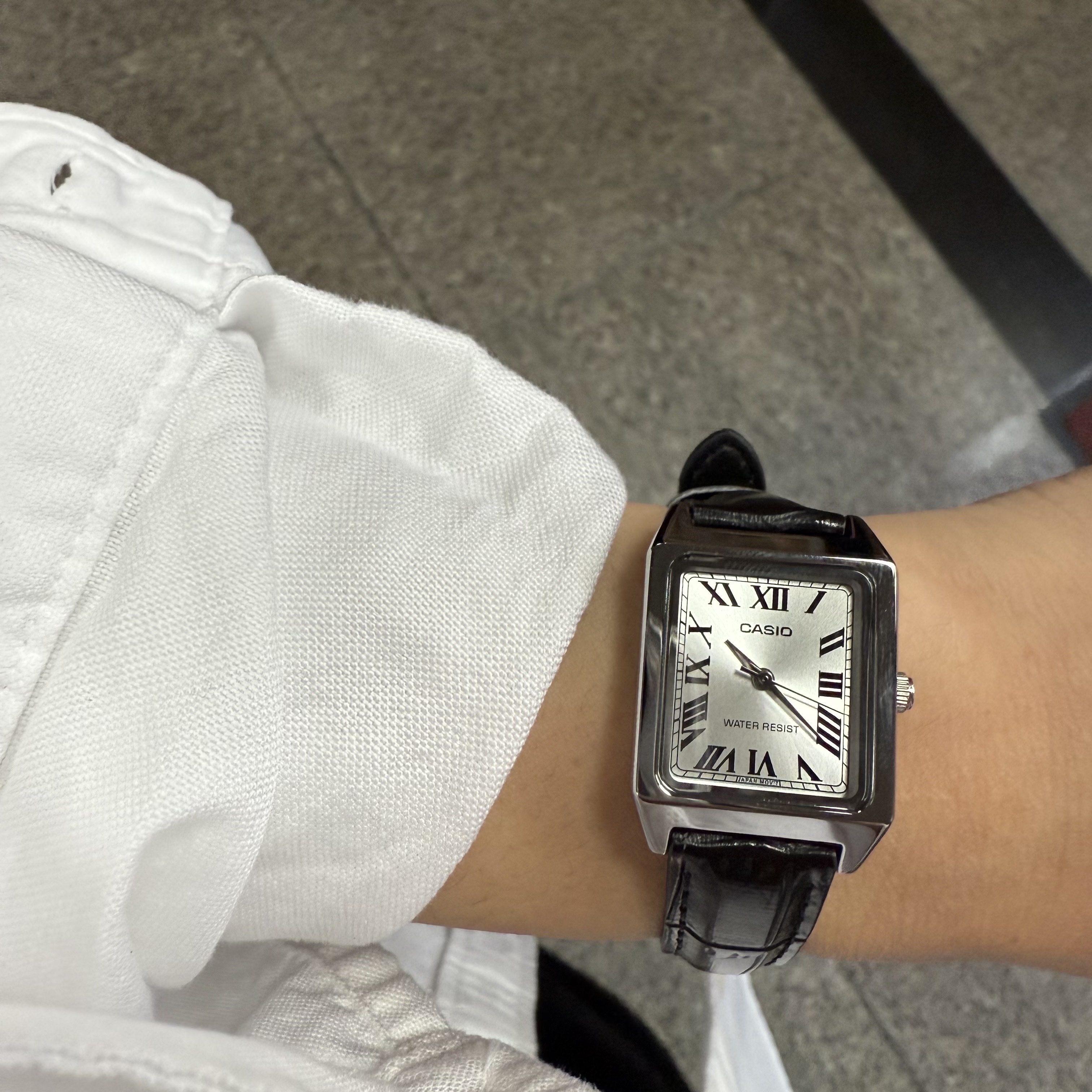 Casio LTP-V007L-7B1 착용 스타일