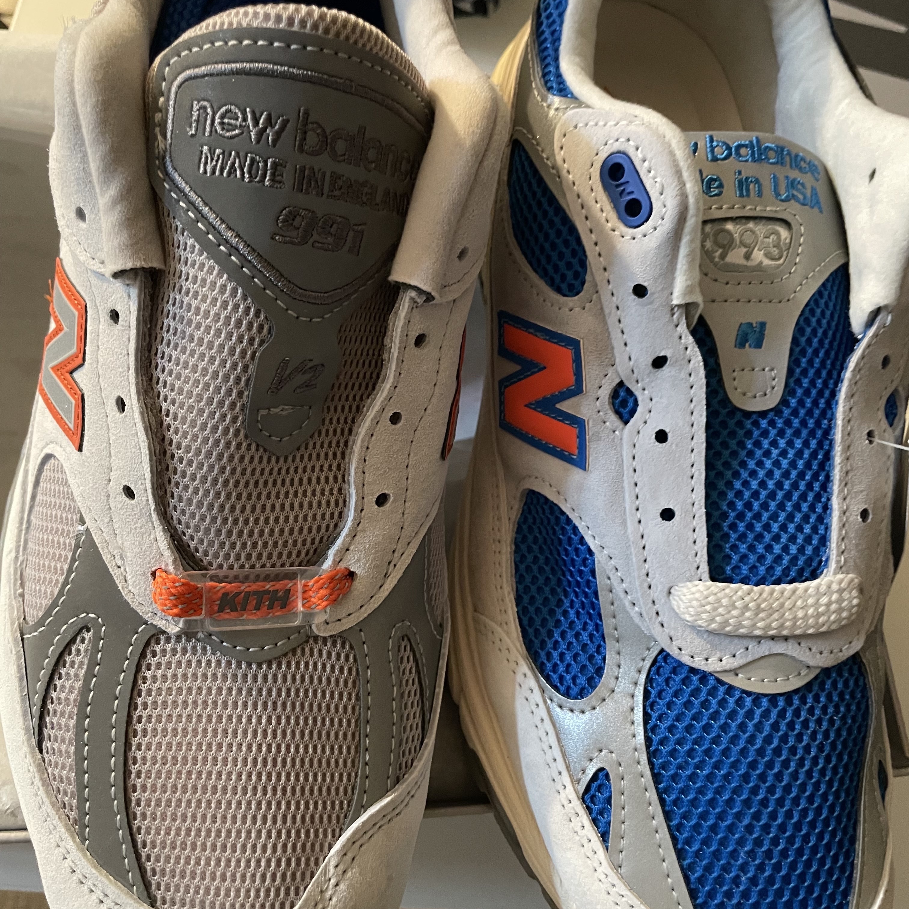 New Balance x Kith x Madison Square Garden 991v2 Made in UK Antarctica Ancient Scroll - D Standard, New Balance x Kith x Madison Square Garden 993 Made in USA Ancient Scroll Grey Matter 착용 스타일 - 2