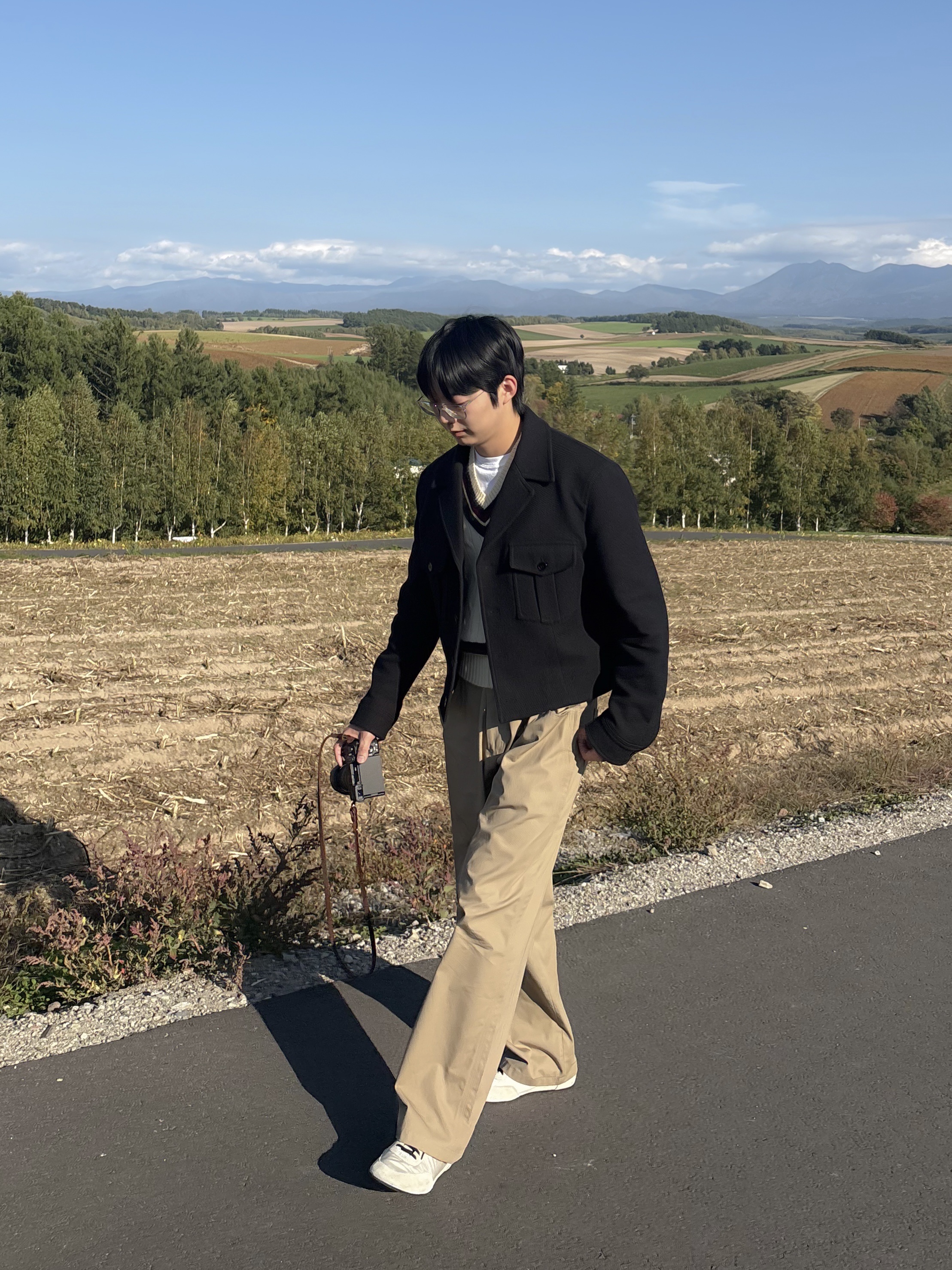 STU Stitch Cotton Tuck Pants Beige, Prada Collapse Re-Nylon And Suede Elasticized Sneakers Cloudy Gray 착용 스타일 - 3