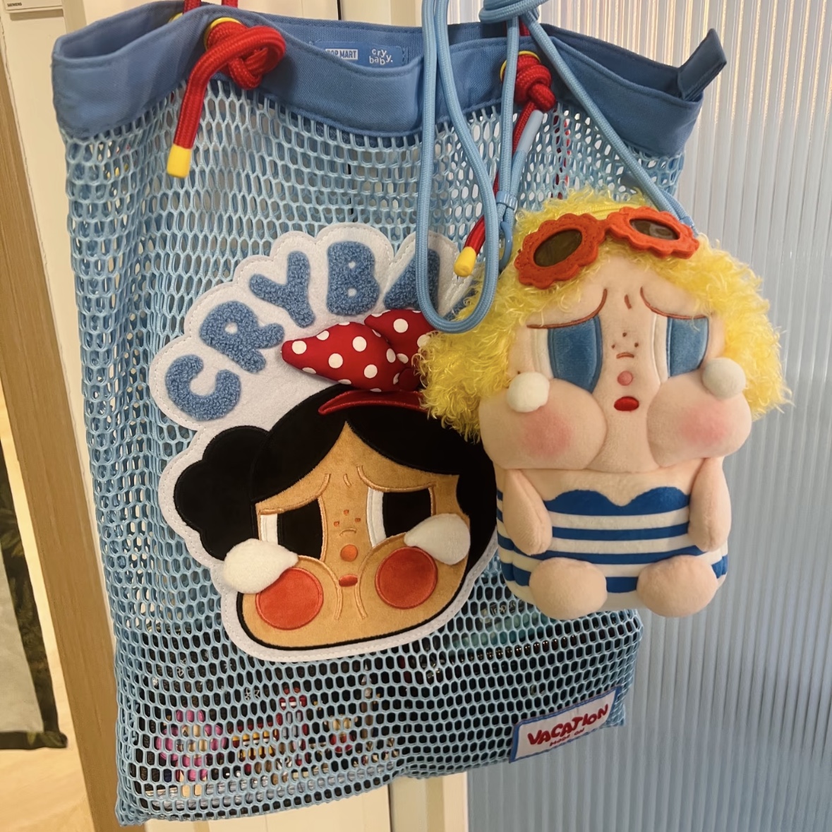 Pop Mart Crybaby Vacation Mode On Series Mini Crossbody Bag Blue, Pop Mart Crybaby Vacation Mode On Series Shoulder Bag 착용 스타일