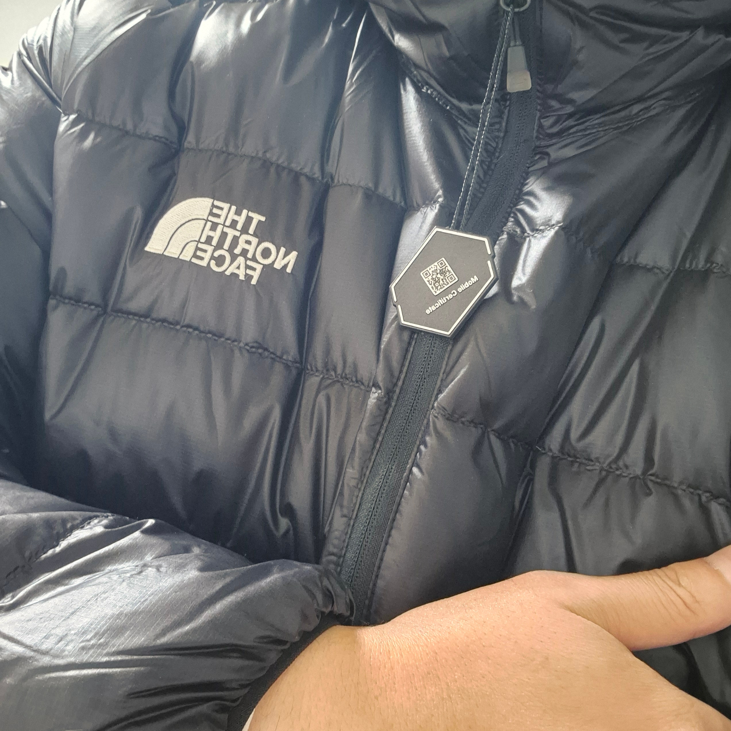 The North Face Matier EX RDS Down Hoodie Black 착용 스타일 - 2