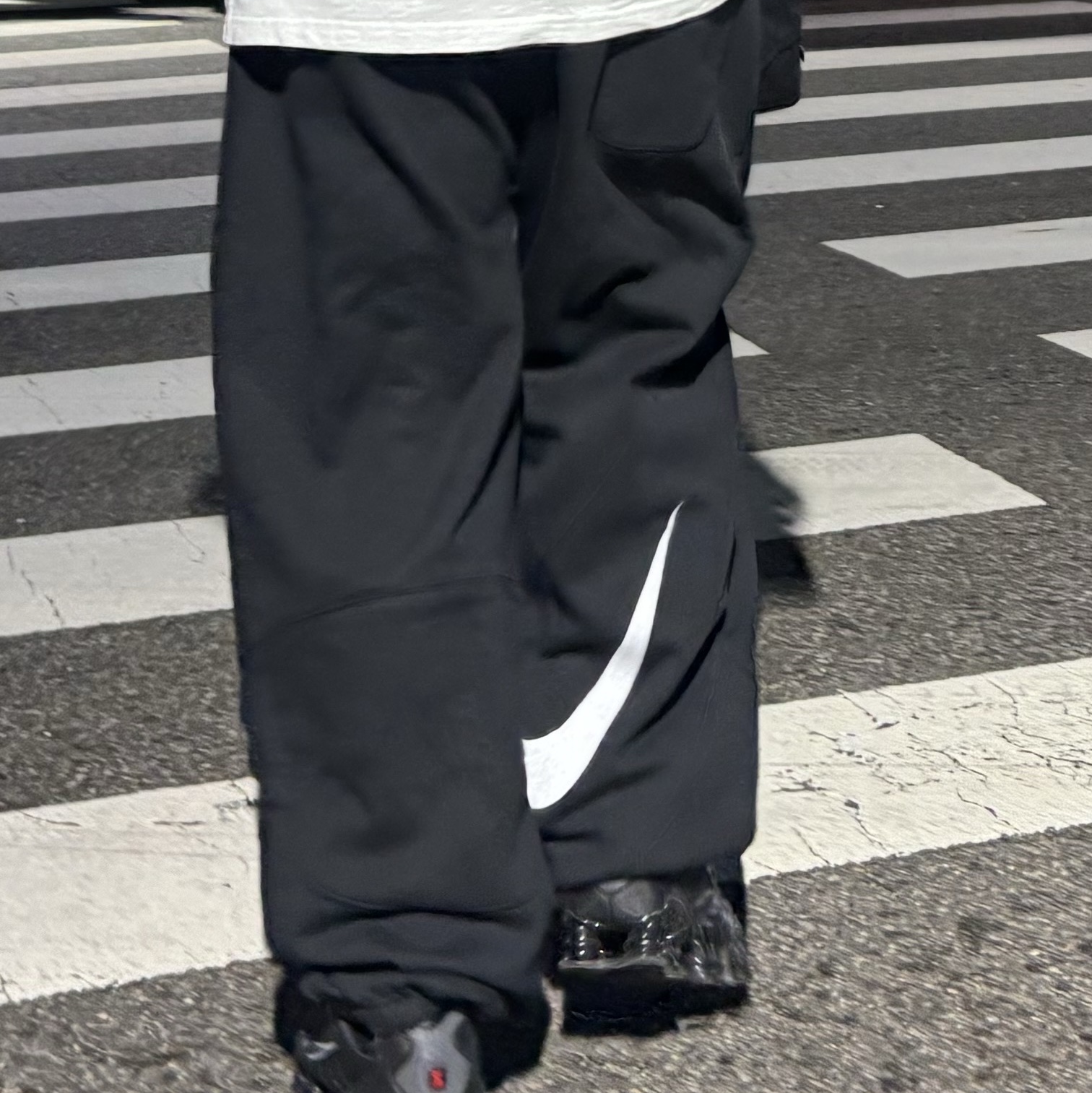 Supreme x Nike Sweatpant Black - 25SS 착용 스타일 - 1