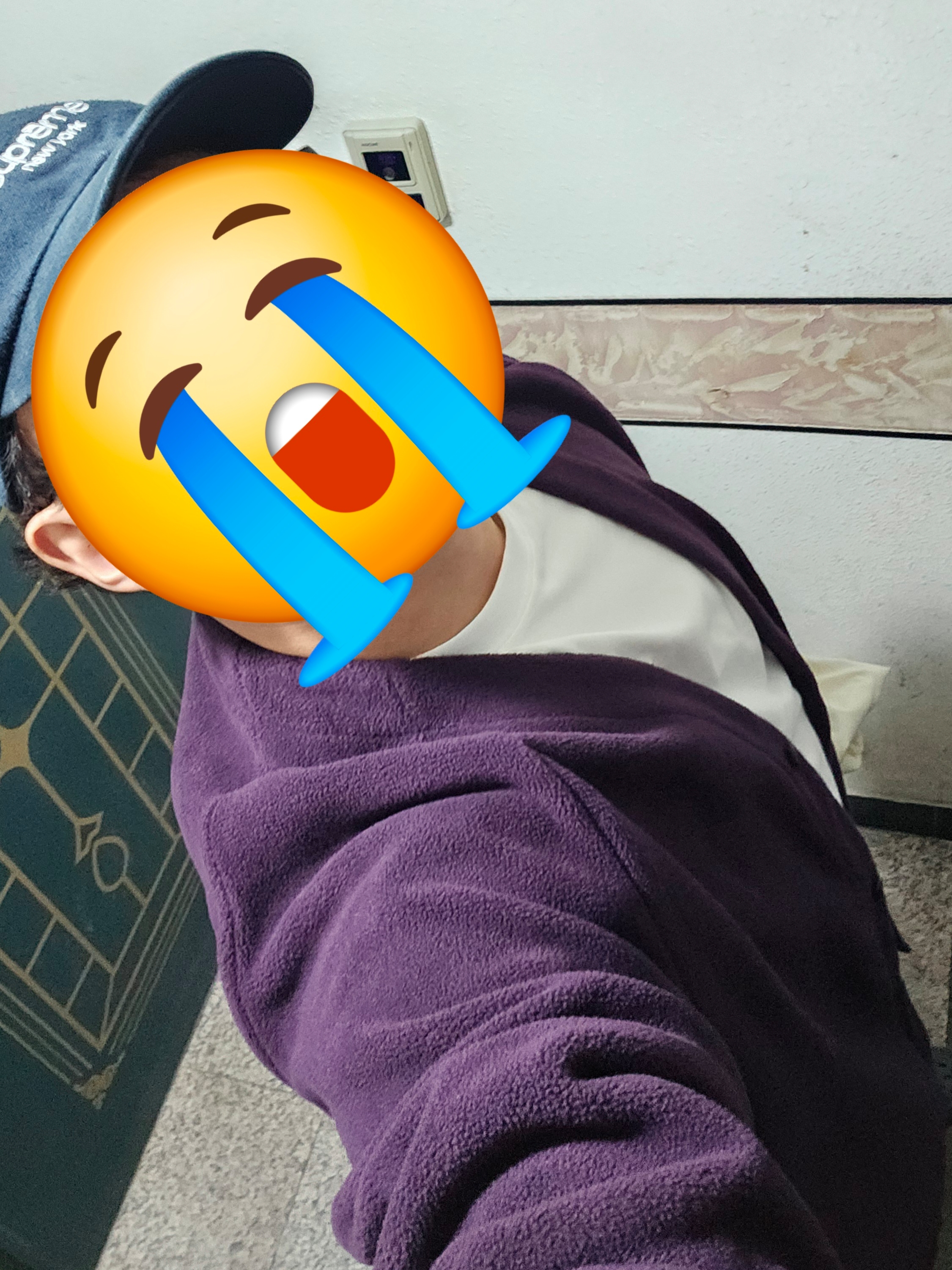 Supreme Classic Logo 6-Panel Black - 23SS, Uniqlo x Needles Fleece Oversized Cardigan Purple - KR 착용 스타일