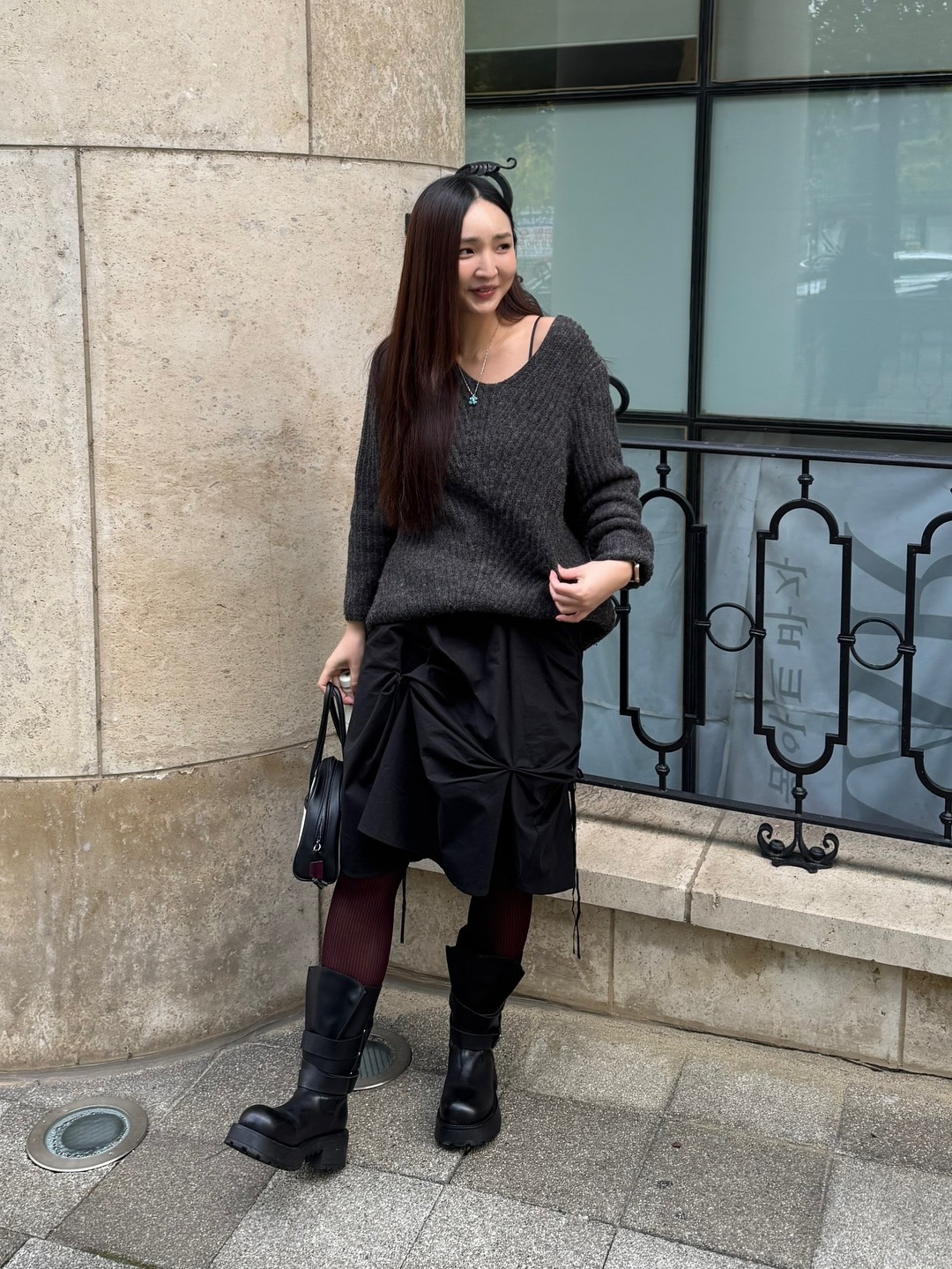 Nache Women Strap Pulled Skirt Black - 25FW 착용 스타일 - 1