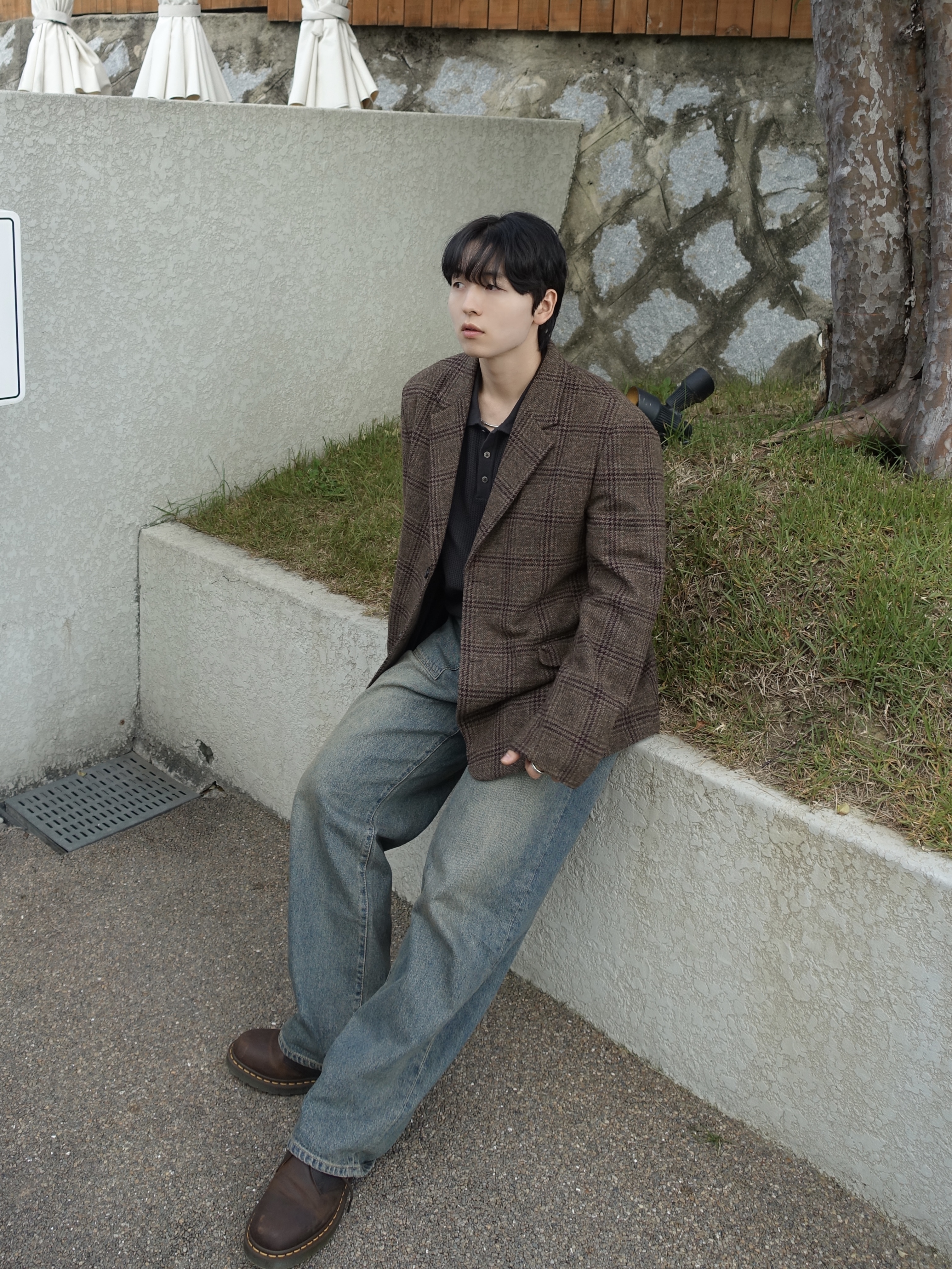 Dr. Martens 1461 Bex Crazy Horse Dark Brown 착용 스타일 - 3
