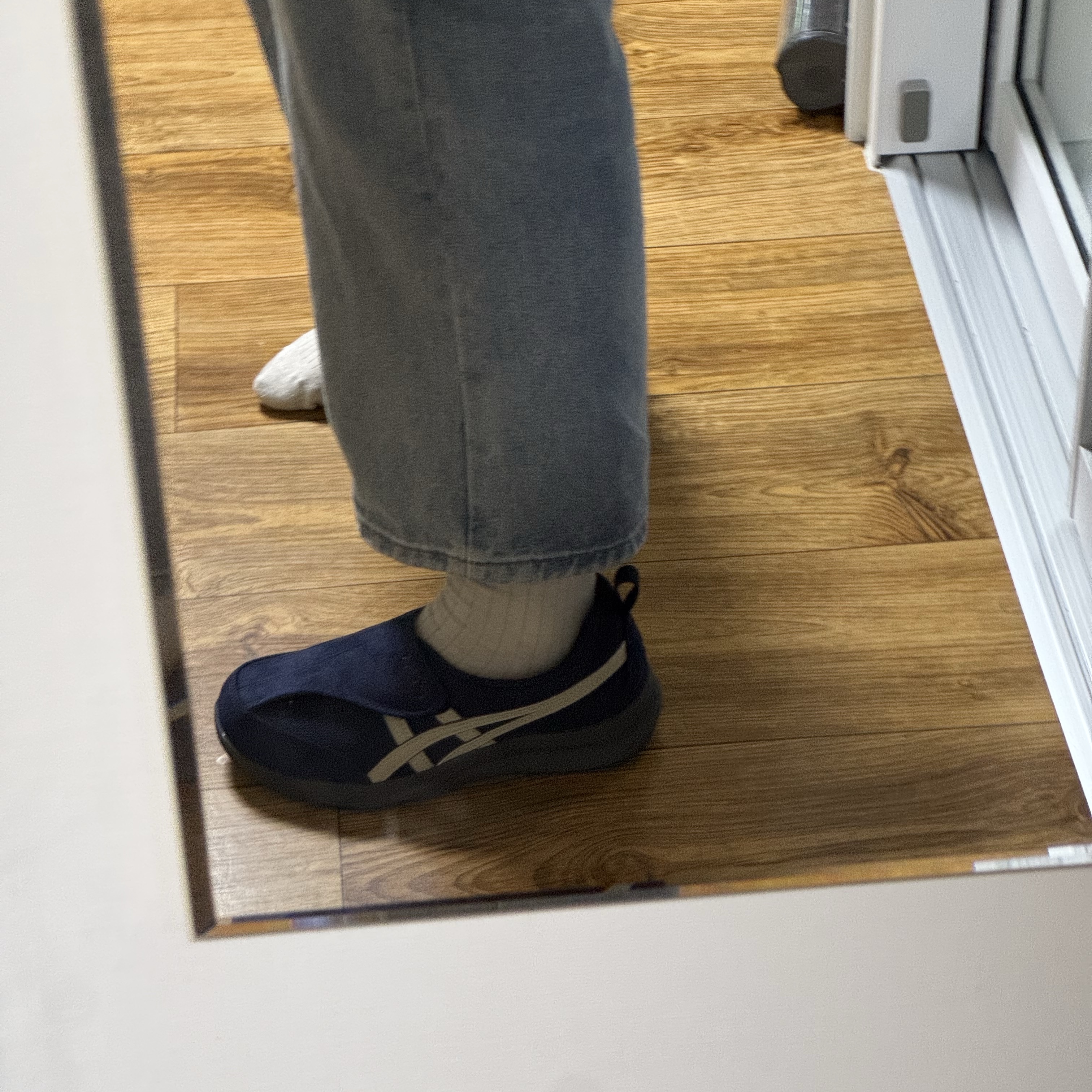 Asics Life Walker 010 Navy Blue - 3E Wide 착용 스타일 - 1