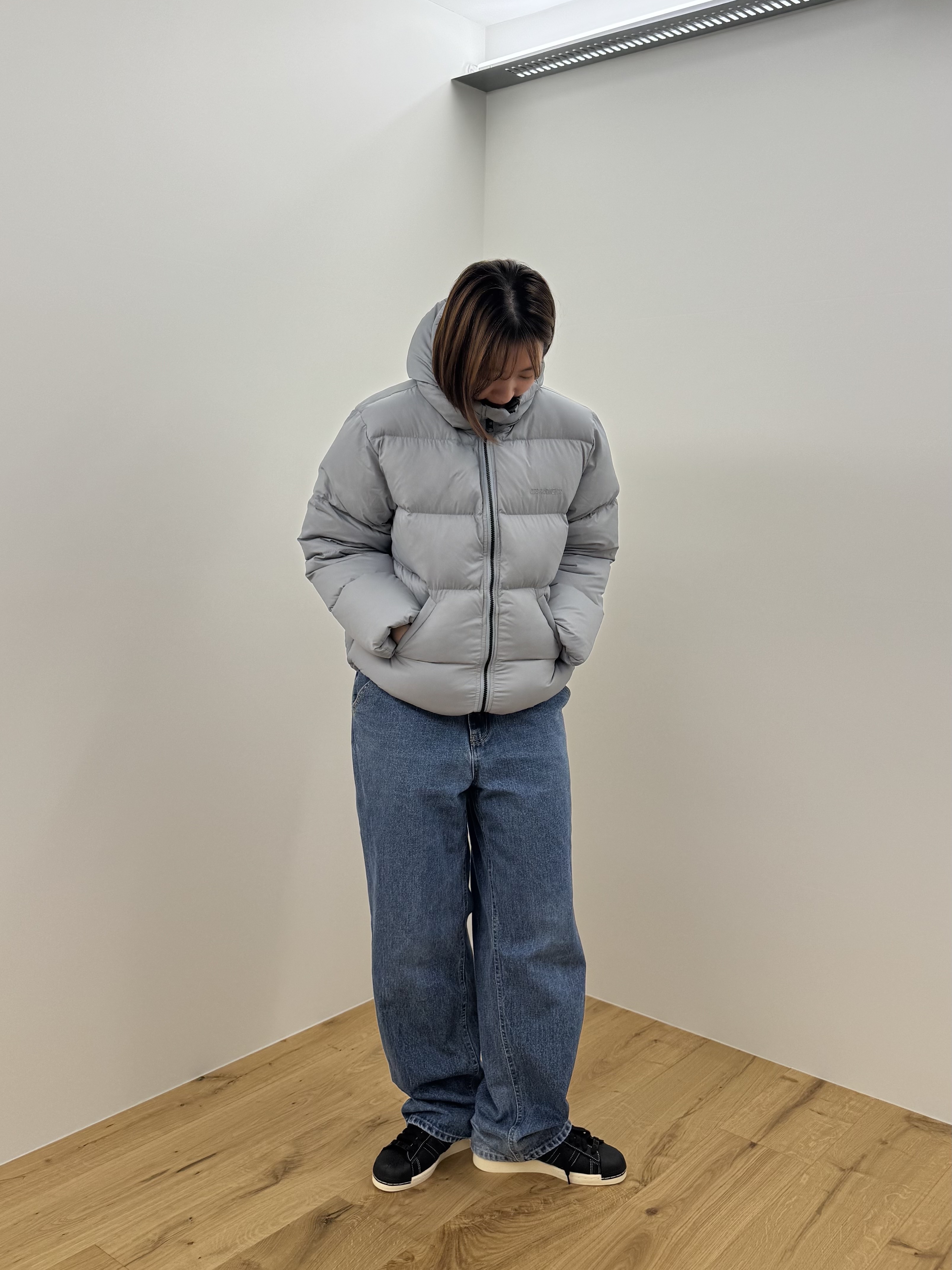 QT8 GARMENTS Duck Down Heavyweight Hoodie Jacket Greyed Skyblue, QT8 Garments TL Denim Carpenter Pant Deep Blue 착용 스타일 - 2