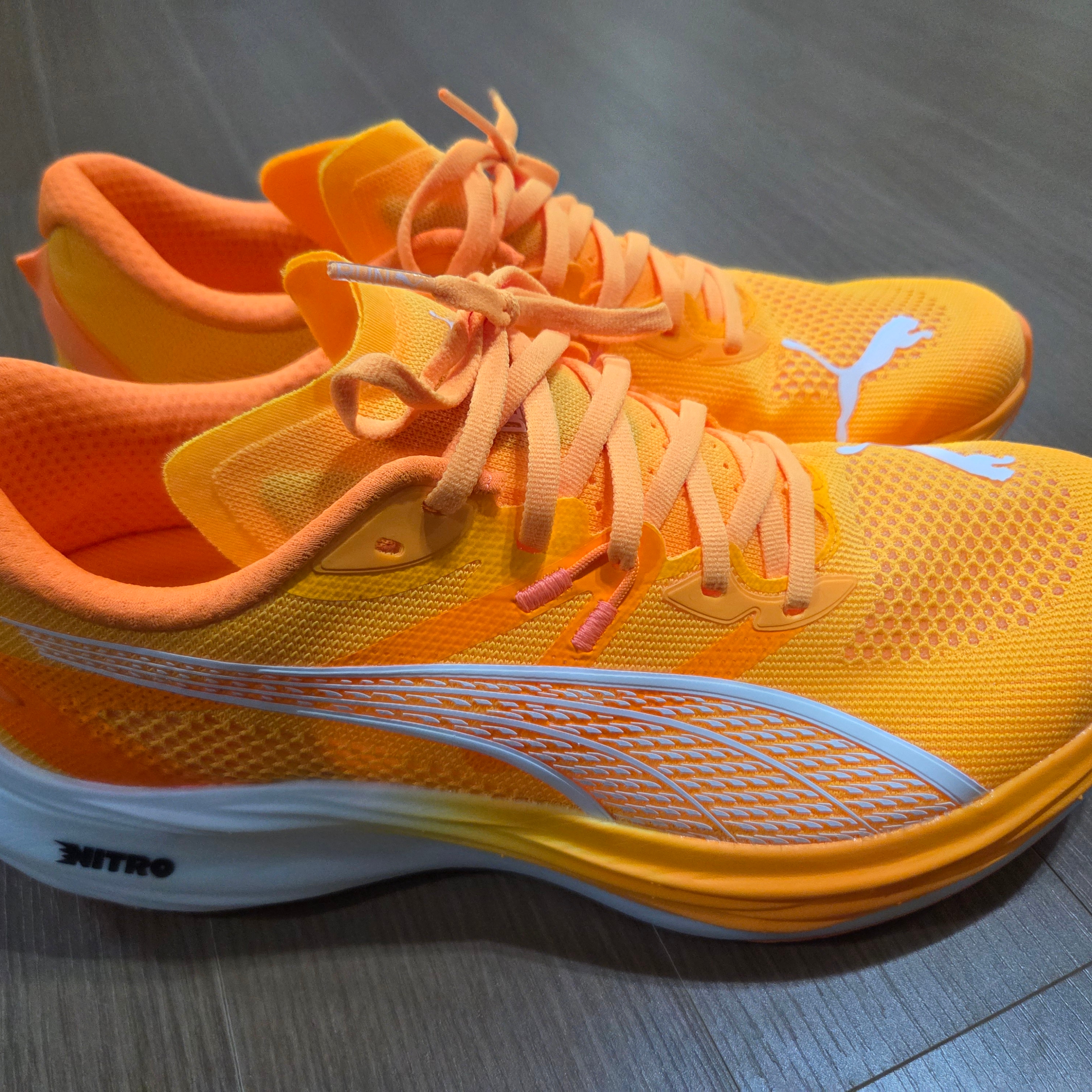 Puma Deviate Nitro 3 Wide Sun Stream Heat Fire 착용 스타일 - 4
