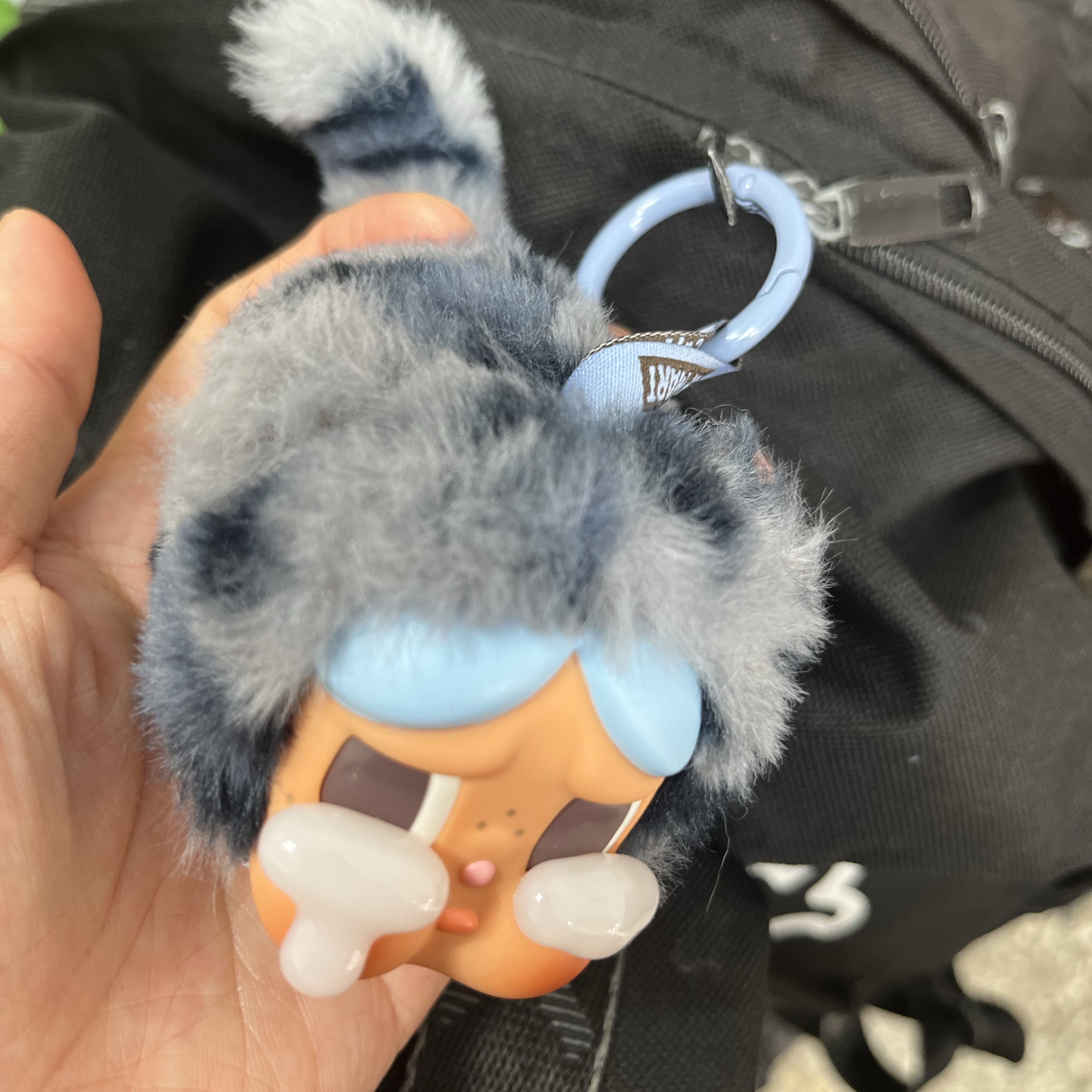 Pop Mart Crybaby Wild But Cutie Series Vinyl Plush Pendant Denim Cutie (Opened Case) 착용 스타일