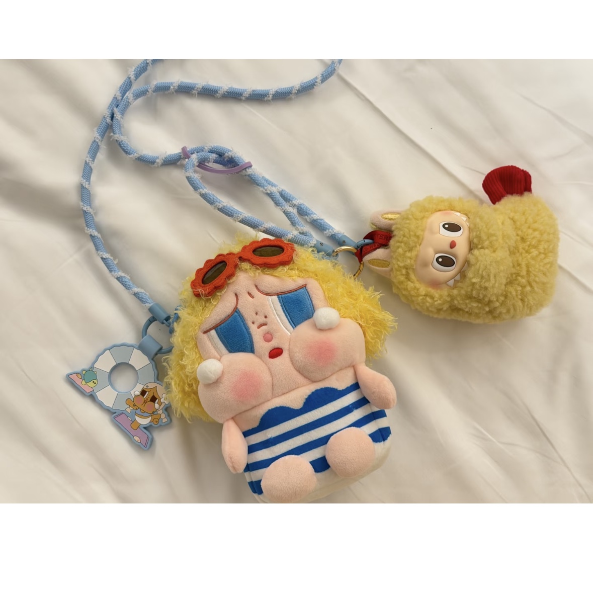 Pop Mart Crybaby Vacation Mode On Series Mini Crossbody Bag Blue, Pop Mart Labubu The Monsters Wacky Mart Series Earphone Case 착용 스타일