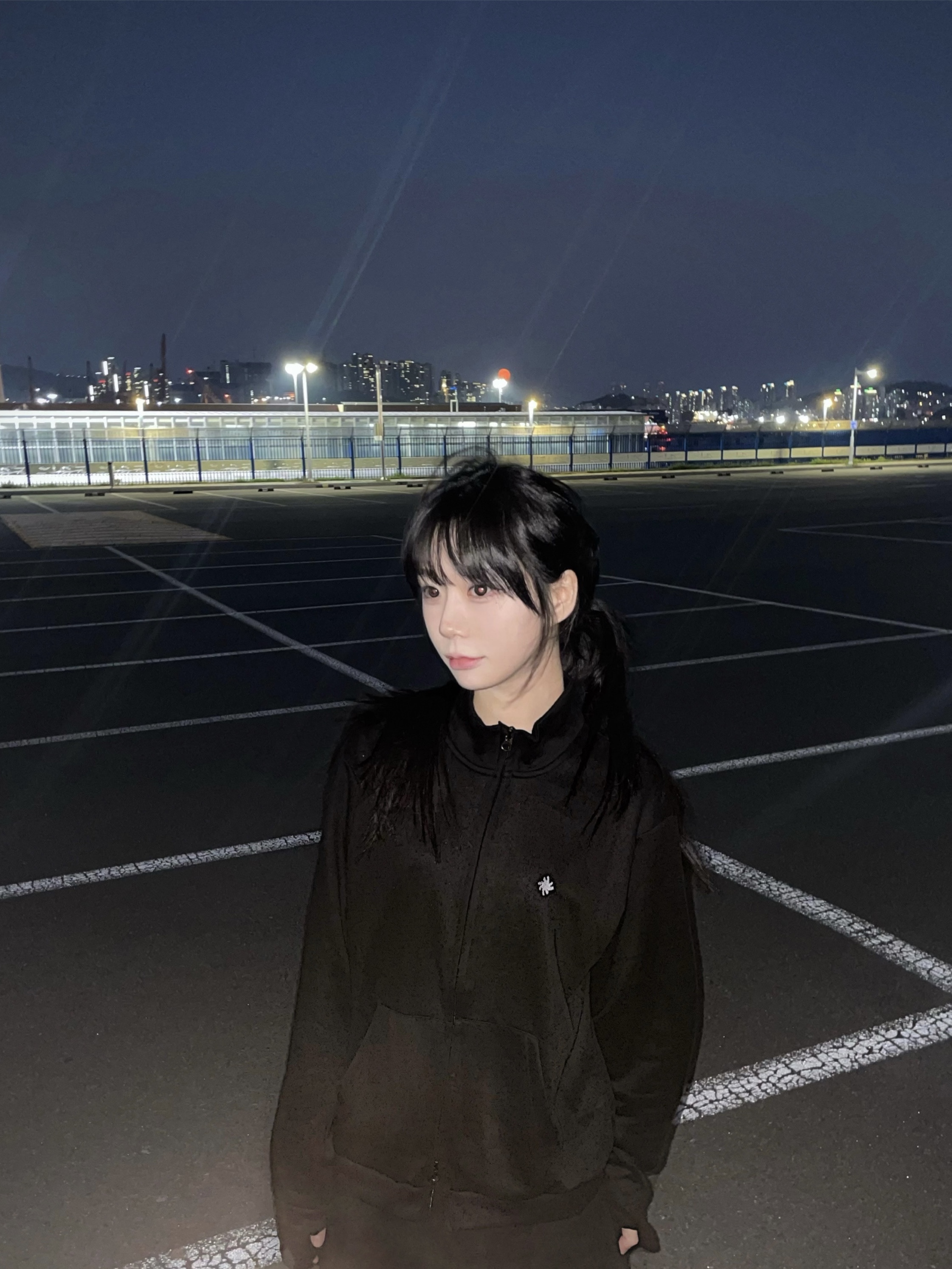 SLOW RECORD HOUSE Track Zip-Up Cardigan Black 착용 스타일 - 2