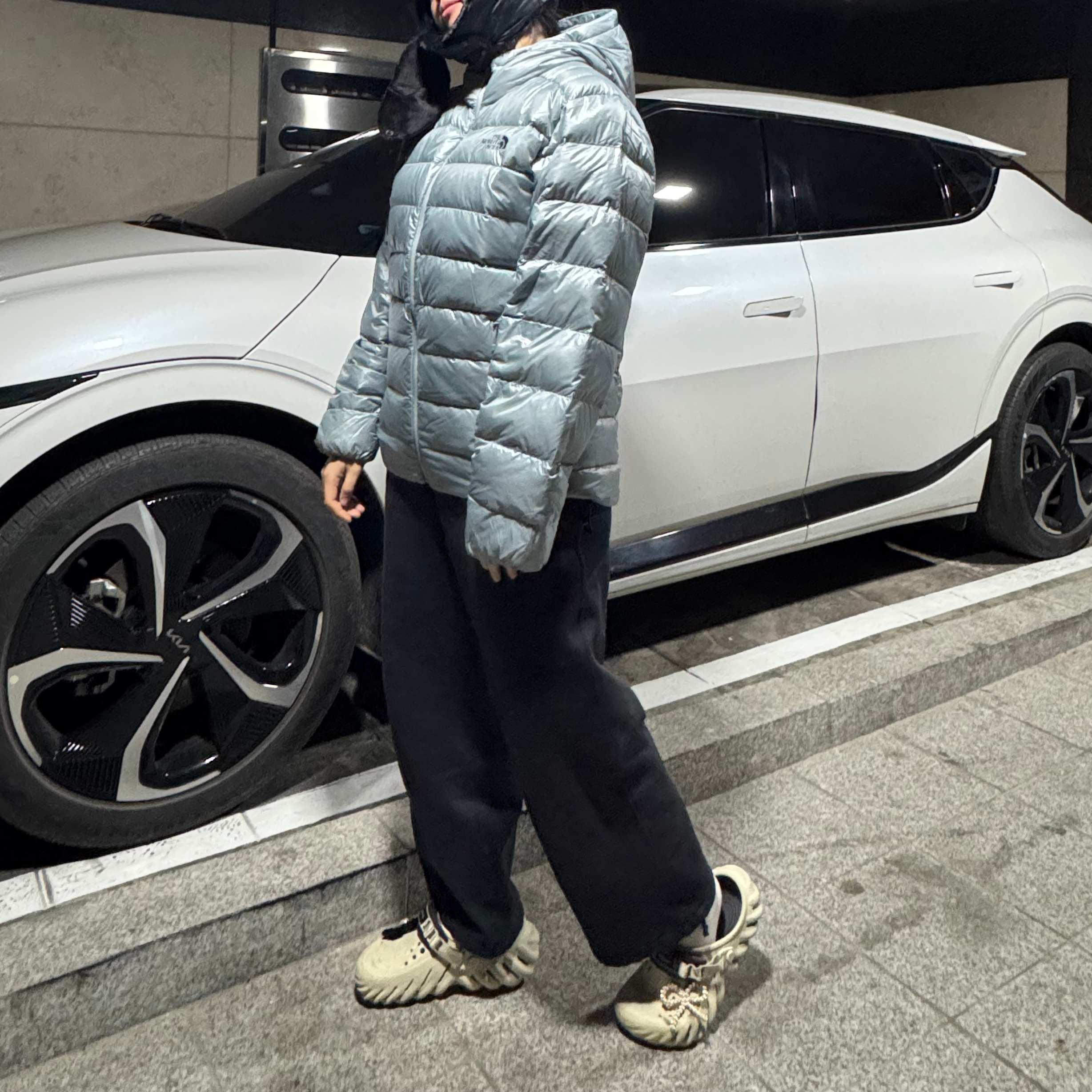 The North Face Matier Down Hoodie RDS Light Gray - 25FW 착용 스타일