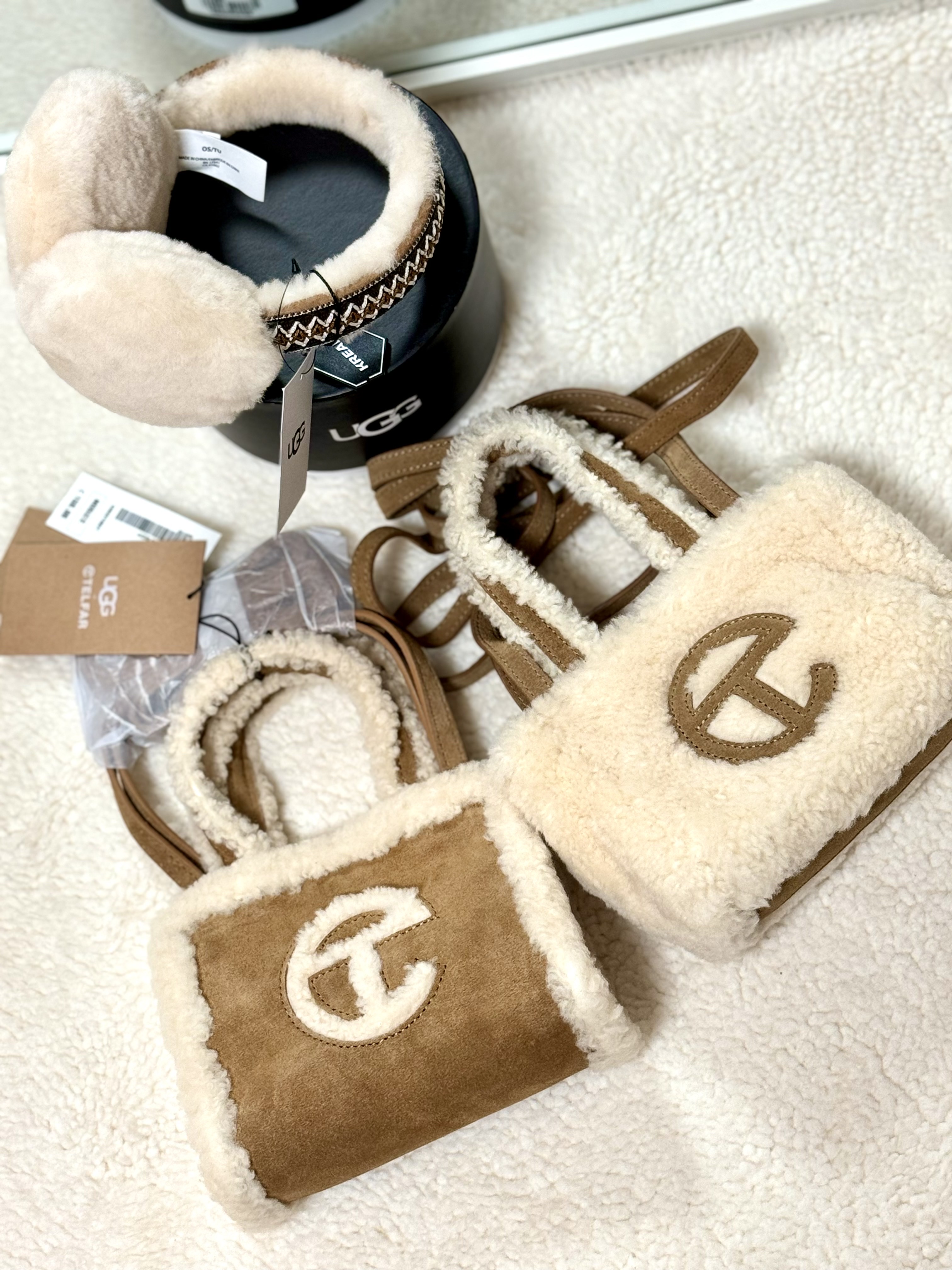 (W) UGG Sheepskin Tasman Earmuff Chestnut 착용 스타일