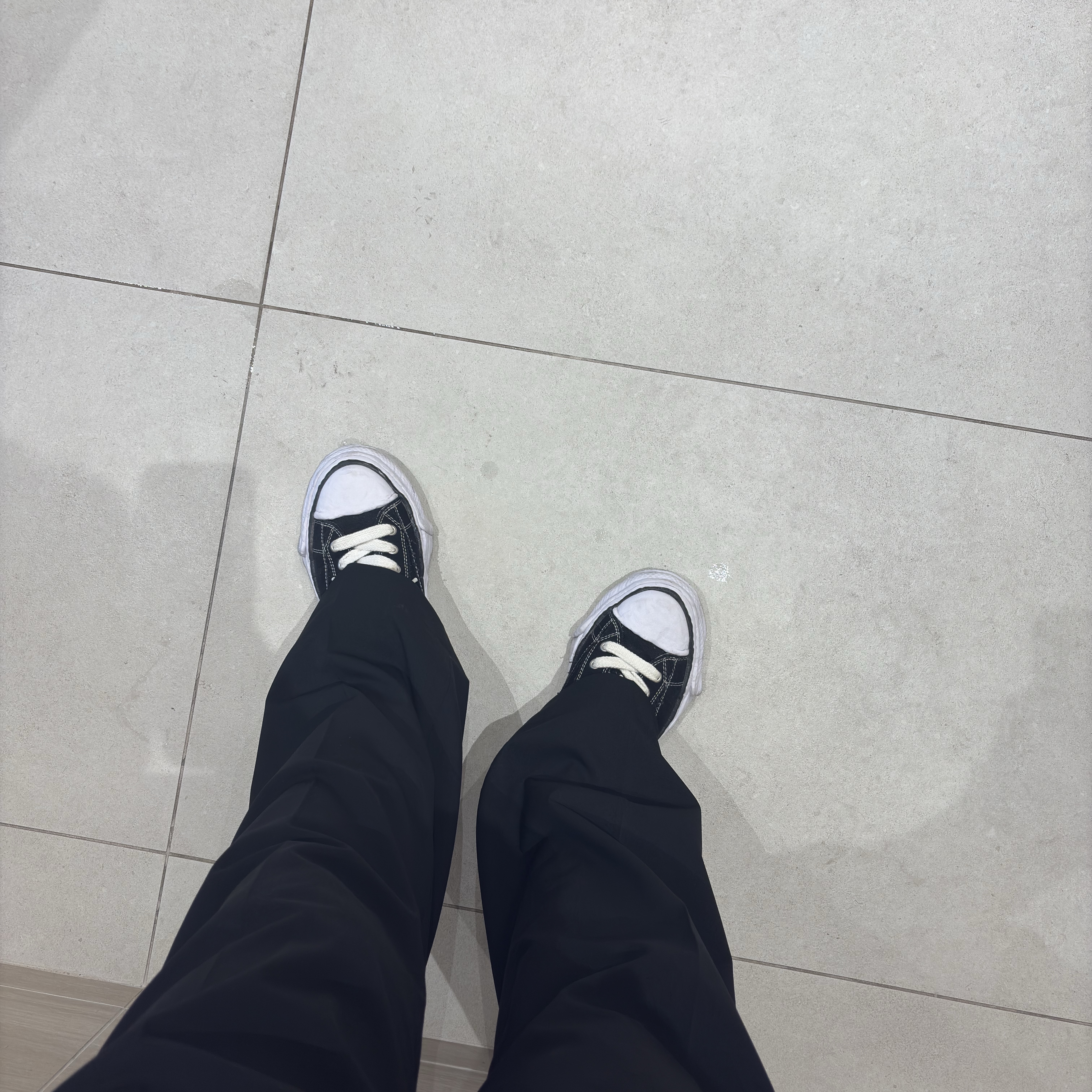 Maison Mihara Yasuhiro Peterson OG Sole Canvas Low Sneakers Black 착용 스타일