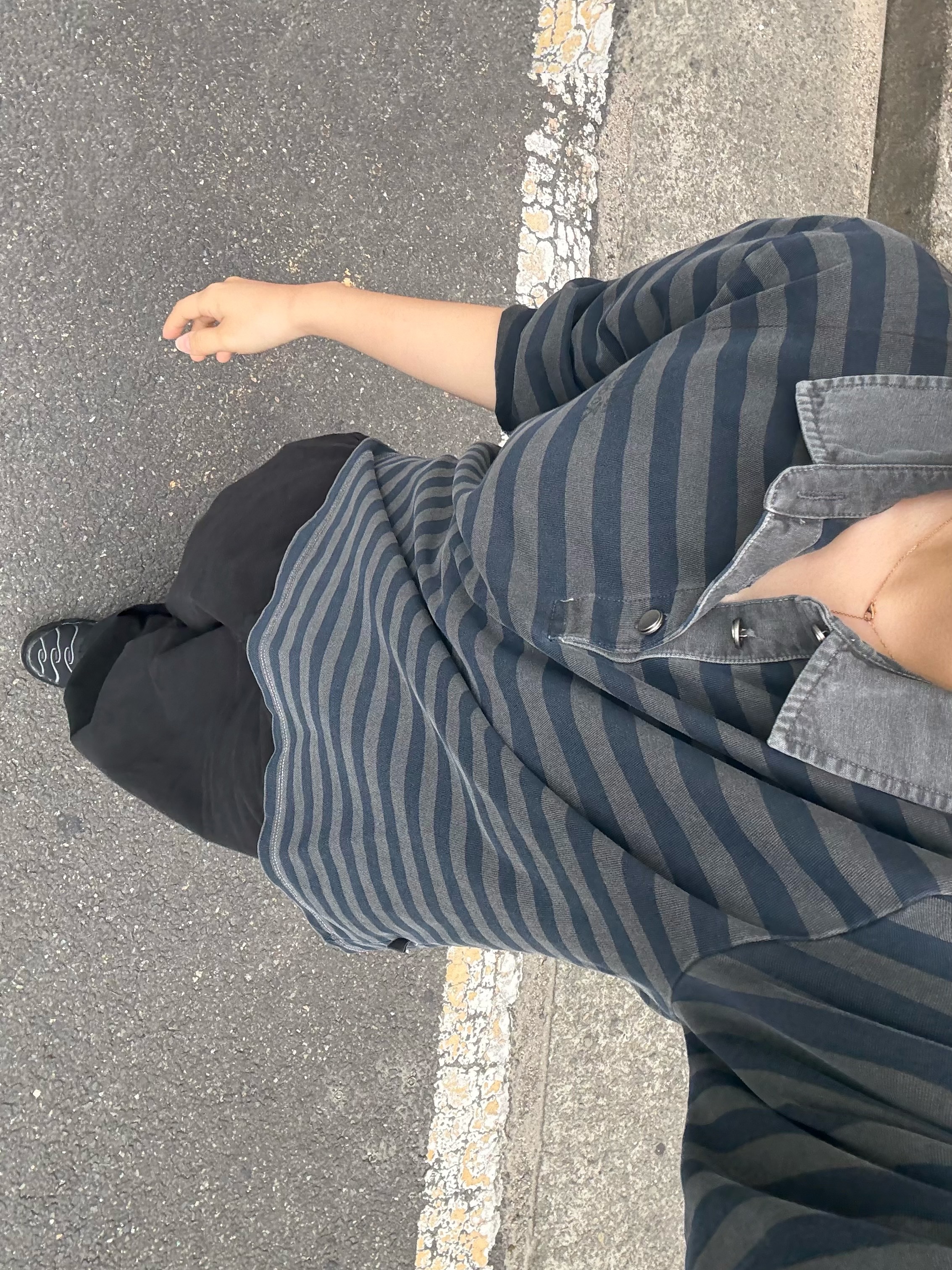 Salomon Trailblazer 20 Black, Hatchingroom VTG Stripe Polo T-Shirt Dyed Blue 착용 스타일 - 3