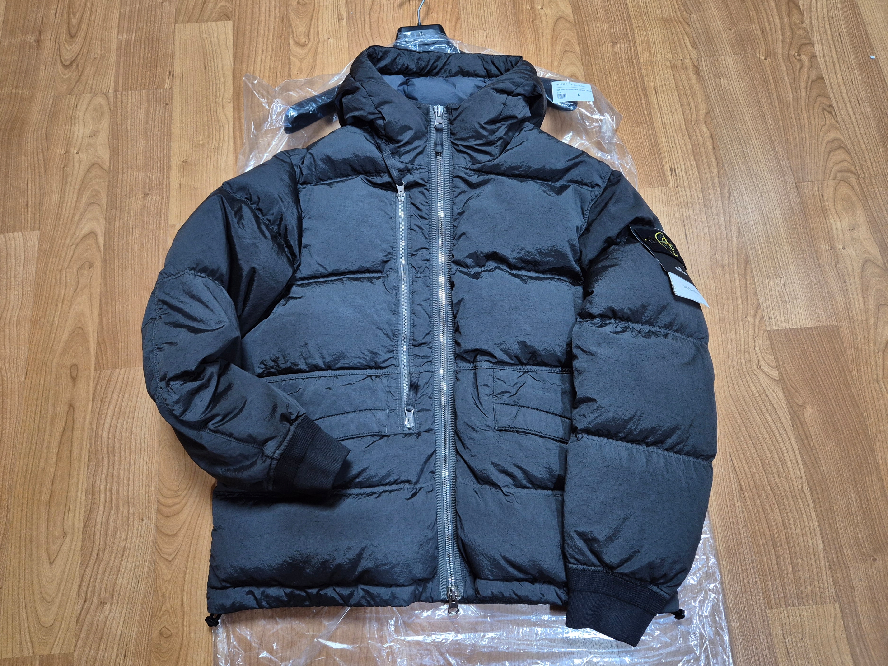 Stone Island 4100088 Nylon Metal In Econyl Hooded Down Parka with Anti-Drop and Zip Pockets Dark Teal Green - 25FW 착용 스타일 - 4