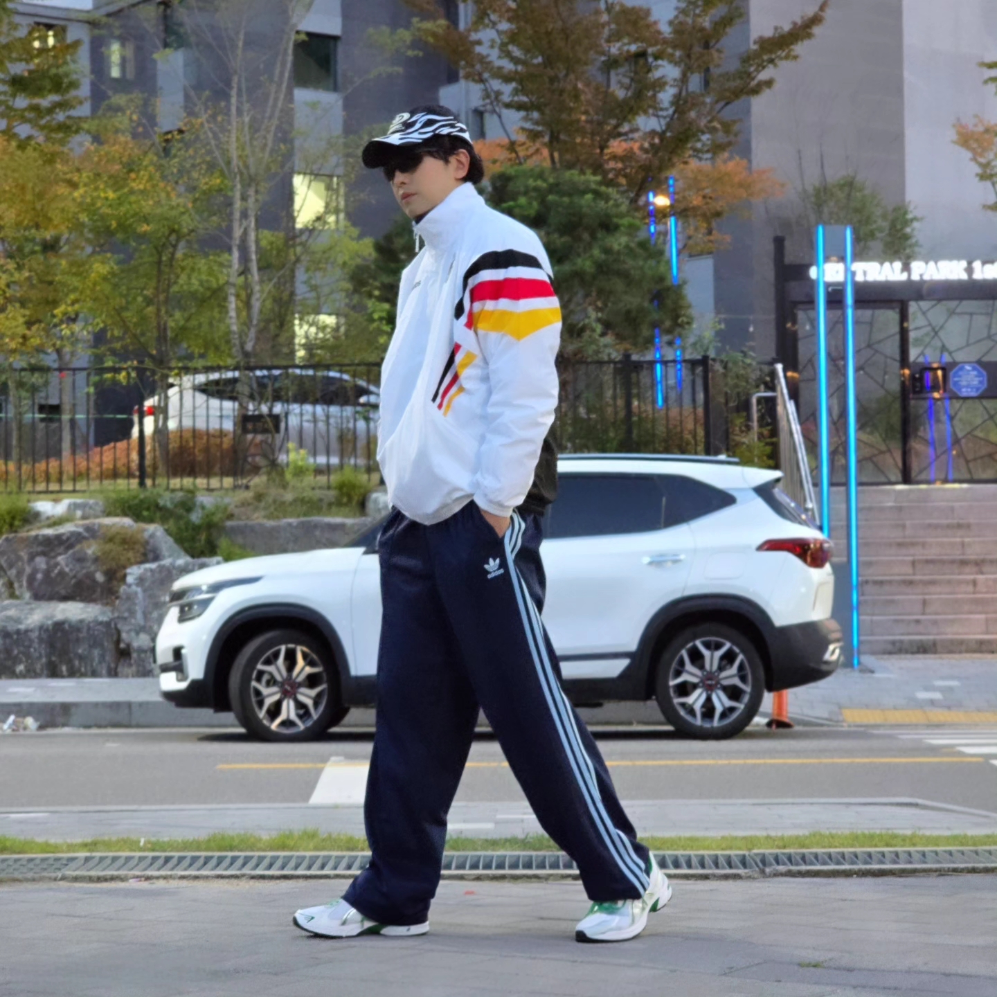 Adidas x NSRC Cap Black, Adidas Germany 1996 Woven Track Jacket White - KR Sizing 착용 스타일 - 2