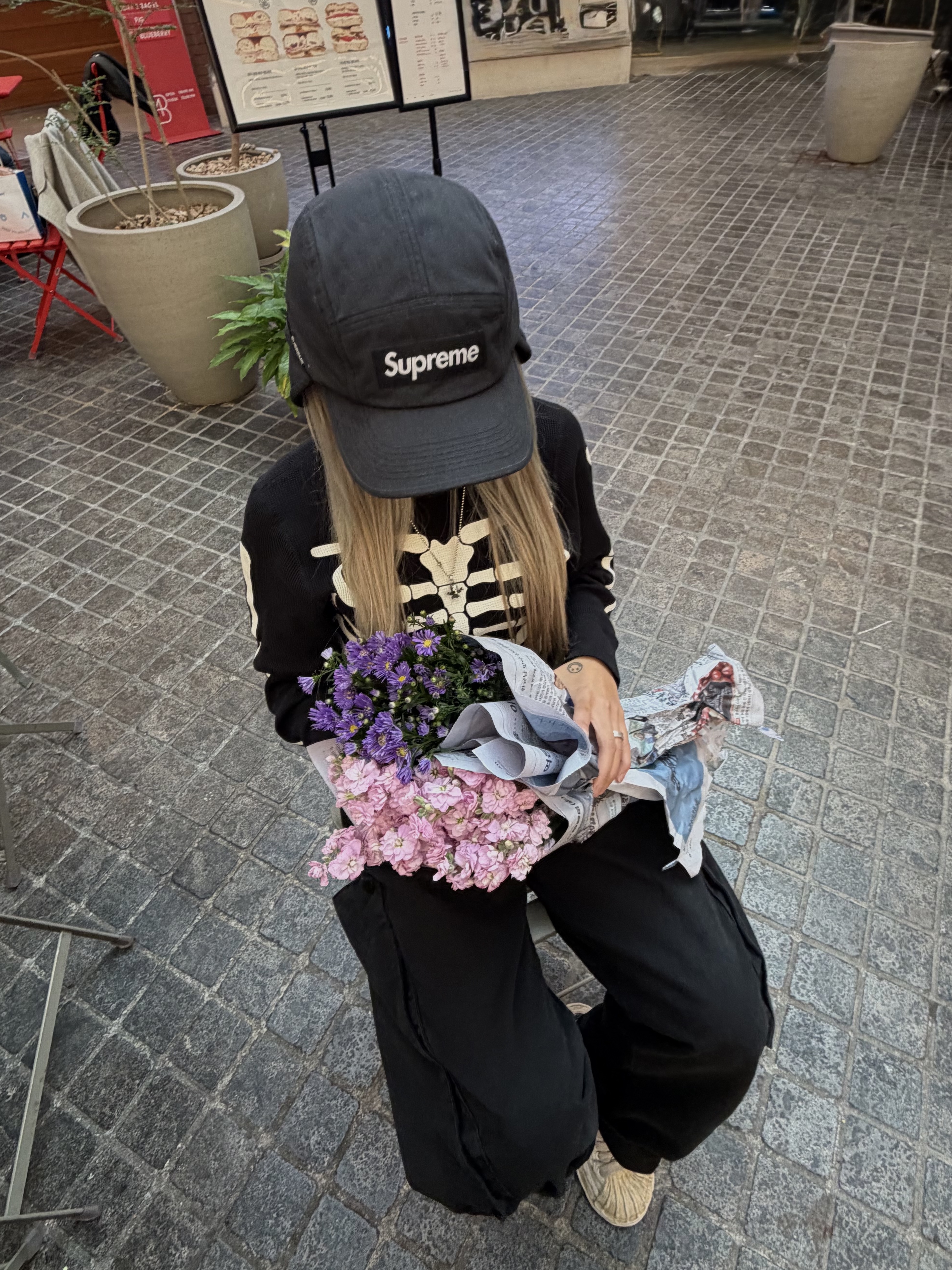 Supreme Hanes Bones Thermal Crew Black (1 Pack) 착용 스타일