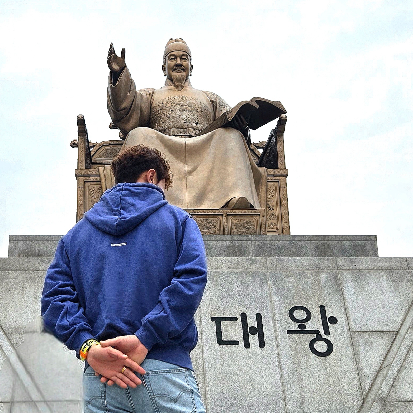 Thevinylhouse Angel Of Death Hoodie Navy 착용 스타일