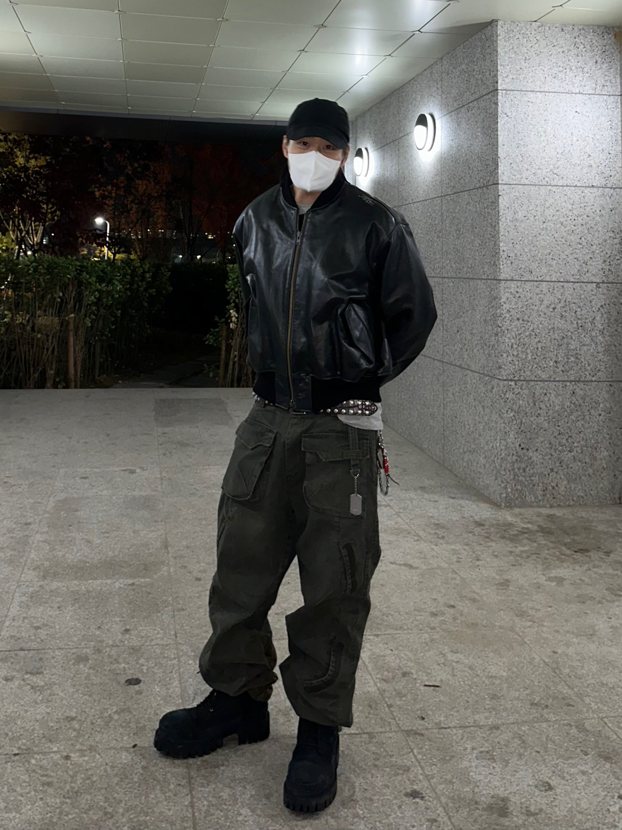 Balenciaga Combat Strike 20mm Boots Black, Stussy 8 Ball Studded Belt Brown Textured Leather 착용 스타일 - 2