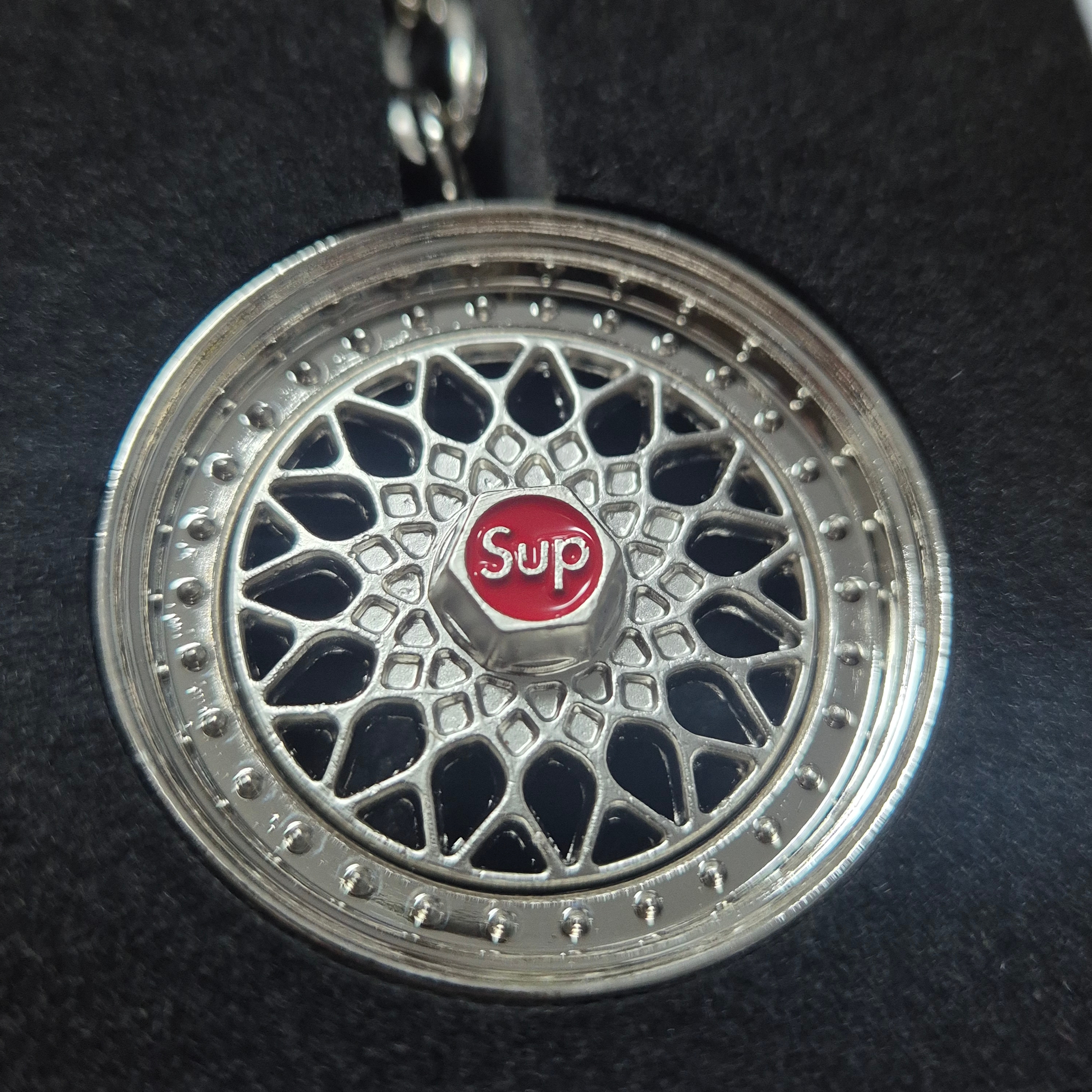 Supreme x BBS RS Rim Keychain Chrome - 25FW 착용 스타일