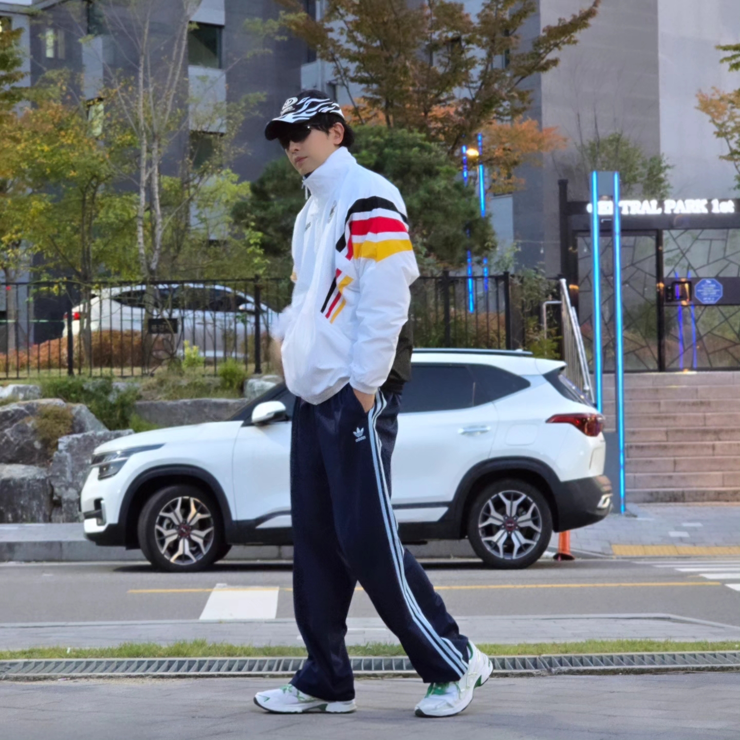 Adidas x NSRC Cap Black, Adidas Germany 1996 Woven Track Jacket White - KR Sizing 착용 스타일 - 1
