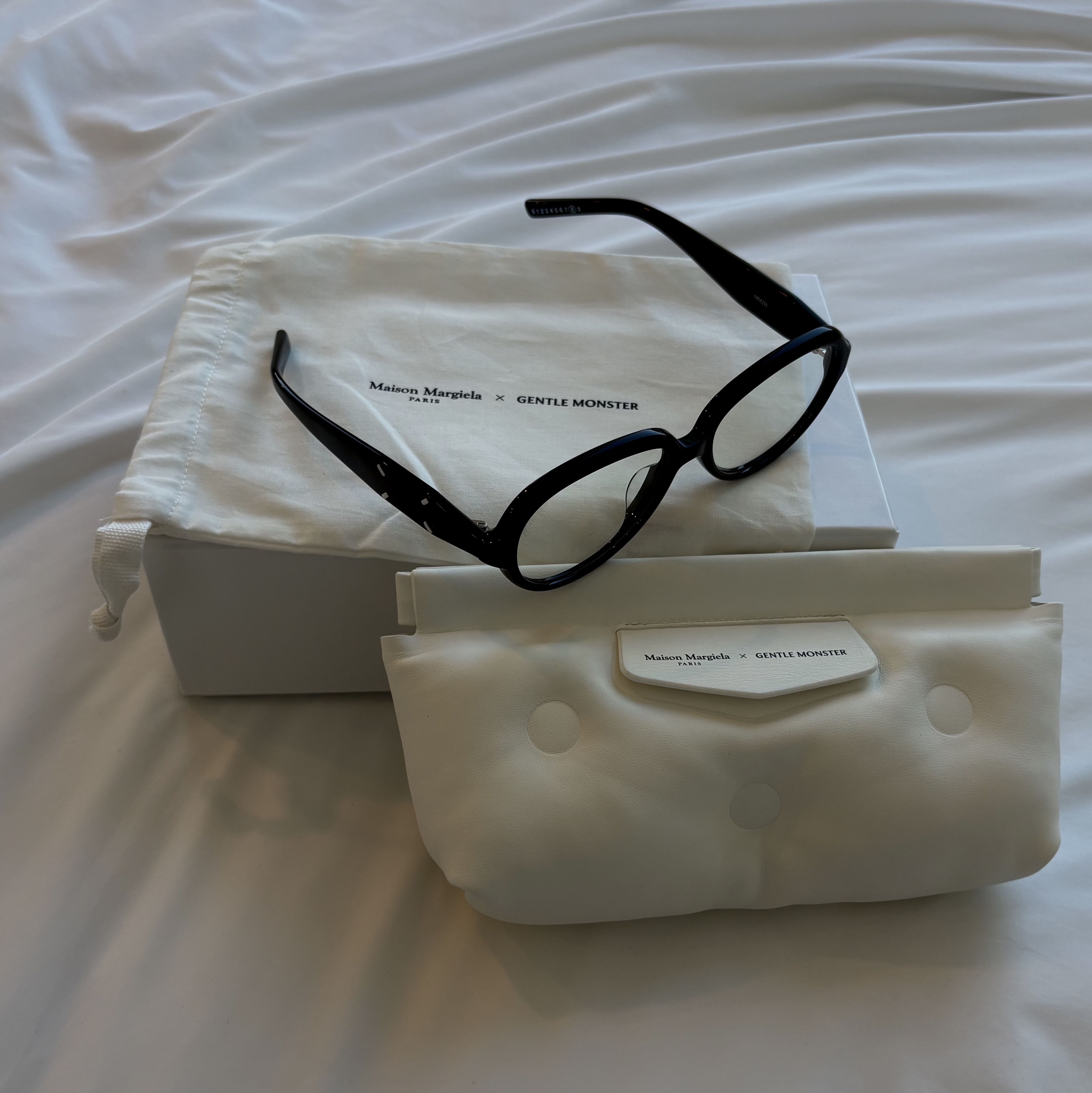 Gentle Monster x Maison Margiela MM211 Black Clear 착용 스타일
