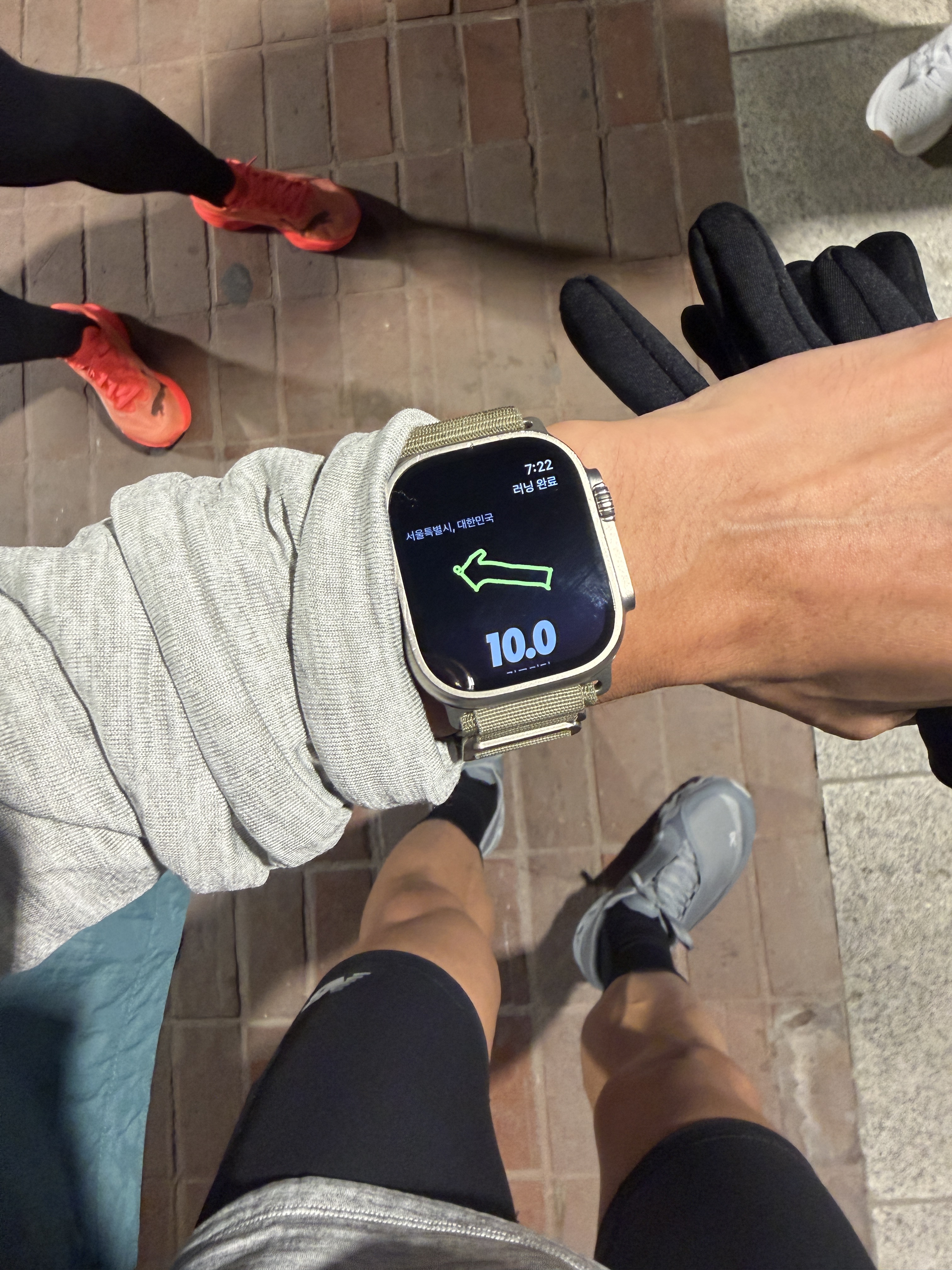 On Running x Post Archive Faction (Paf) Cloudmonster Hyper Phantom Apollo, Puma Deviate Nitro Elite 3 Glowing Red Black 착용 스타일