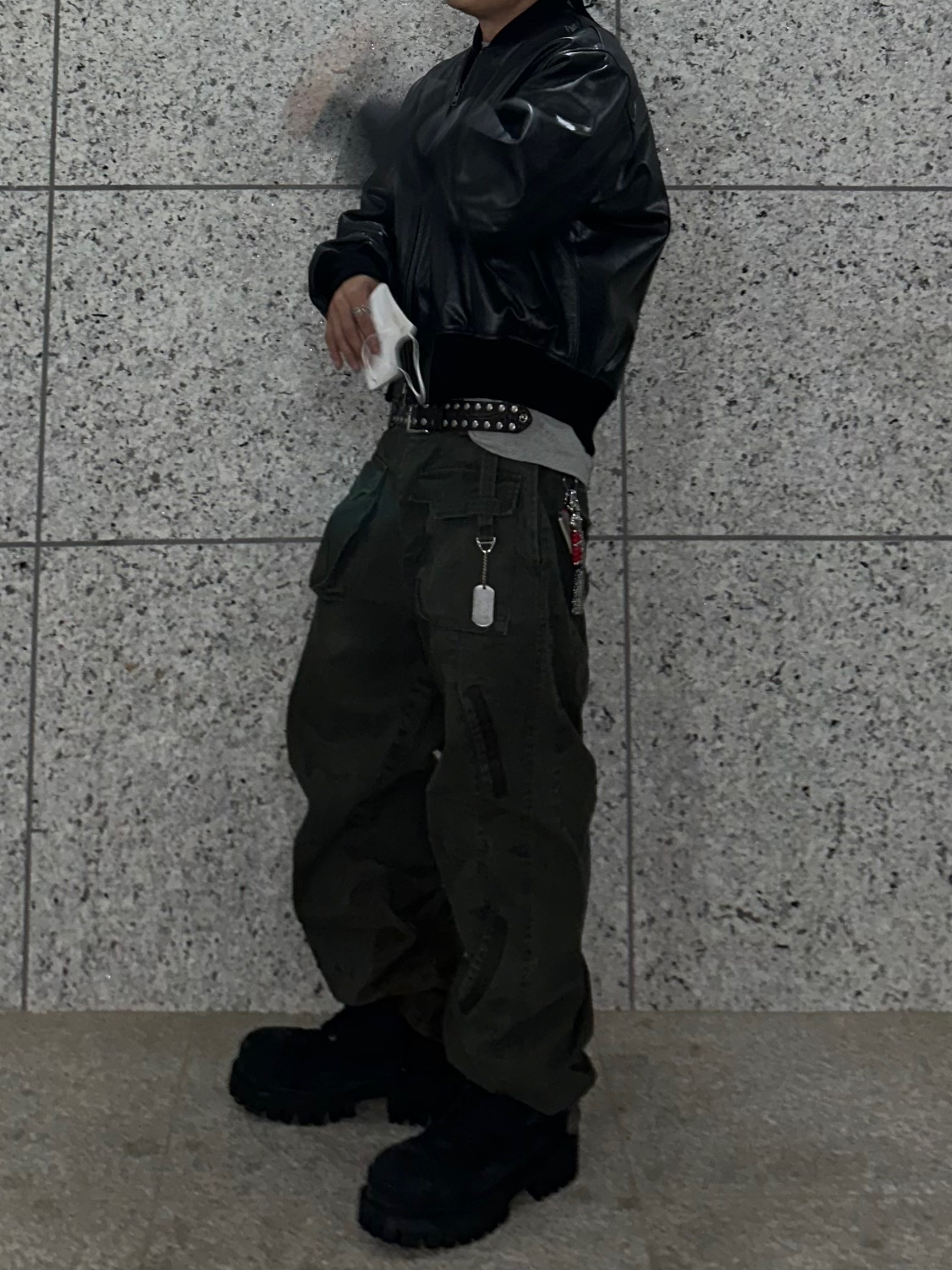 Balenciaga Combat Strike 20mm Boots Black, Stussy 8 Ball Studded Belt Brown Textured Leather 착용 스타일 - 3