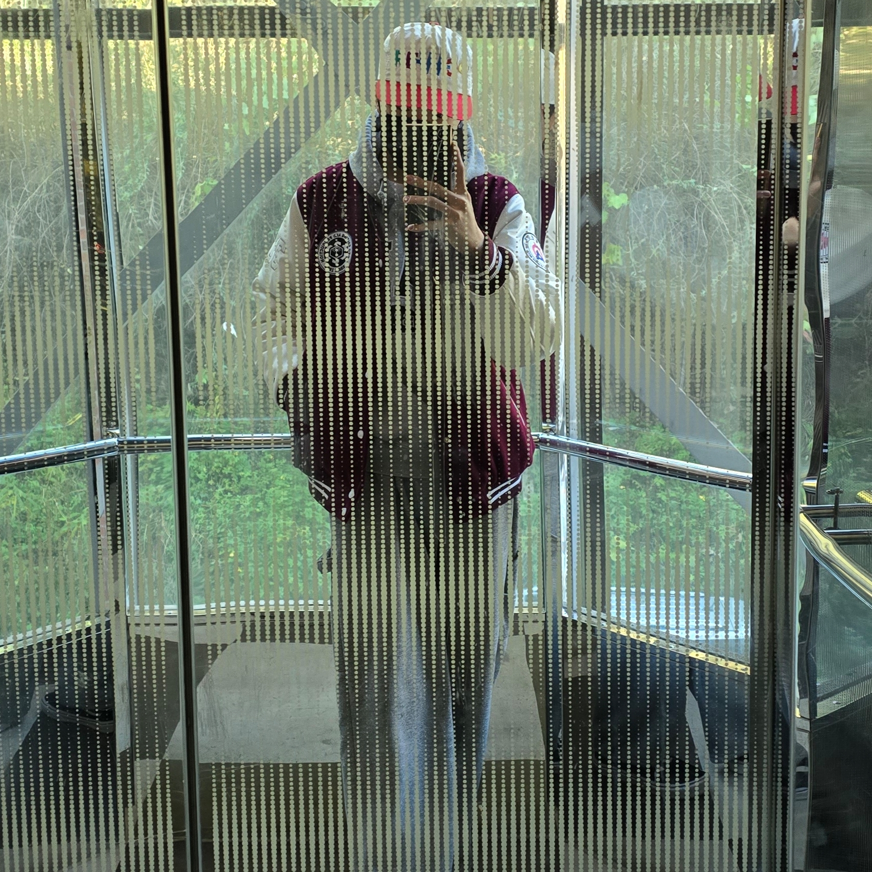 G-DRAGON Power Ball Cap White 착용 스타일