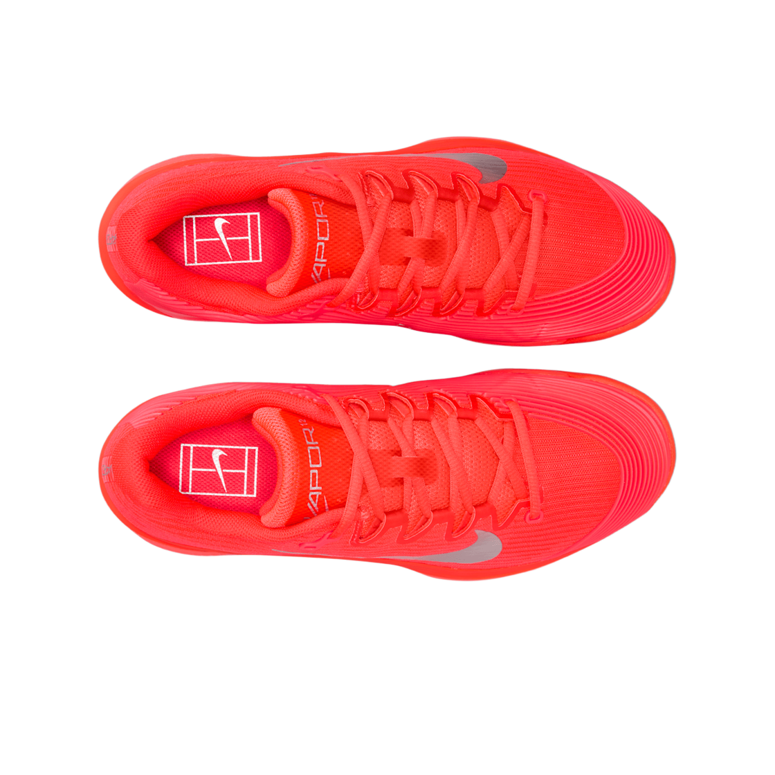 (W) 나이키 코트 에어 줌 베이퍼 12 HC 프리미엄 브라이트 크림슨 메탈릭 실버((W) Nike Court Air Zoom Vapor 12 HC Premium Bright Crimson Metallic Silver) - 2