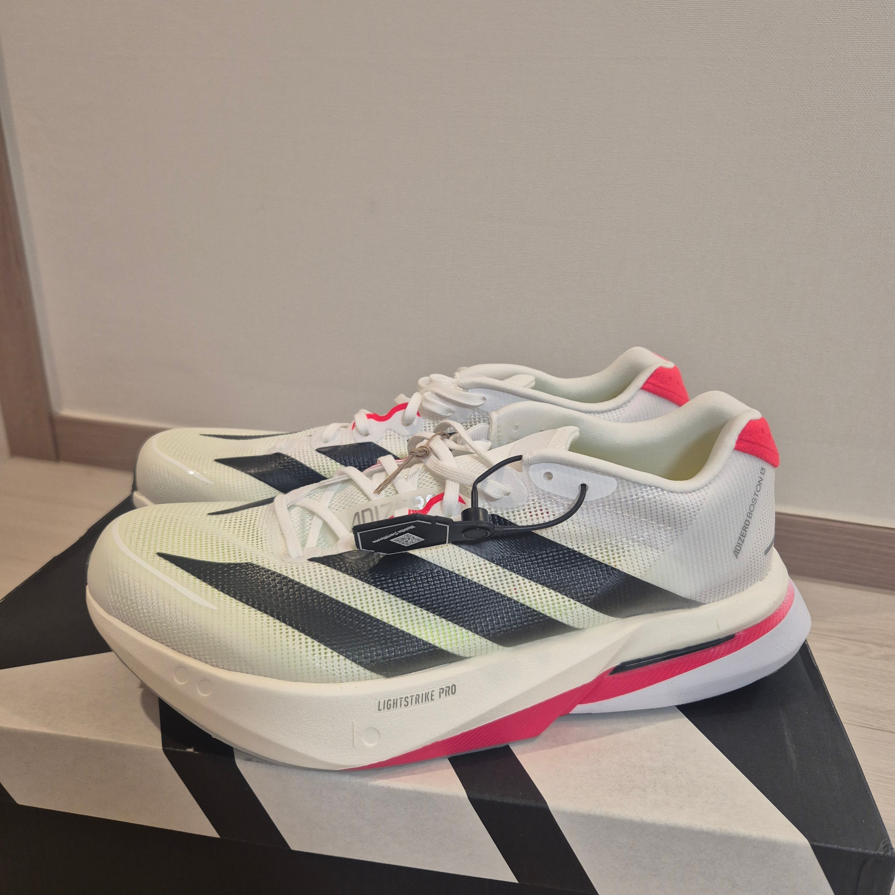 Adidas Adizero Boston 13 Cloud White Core Black 착용 스타일