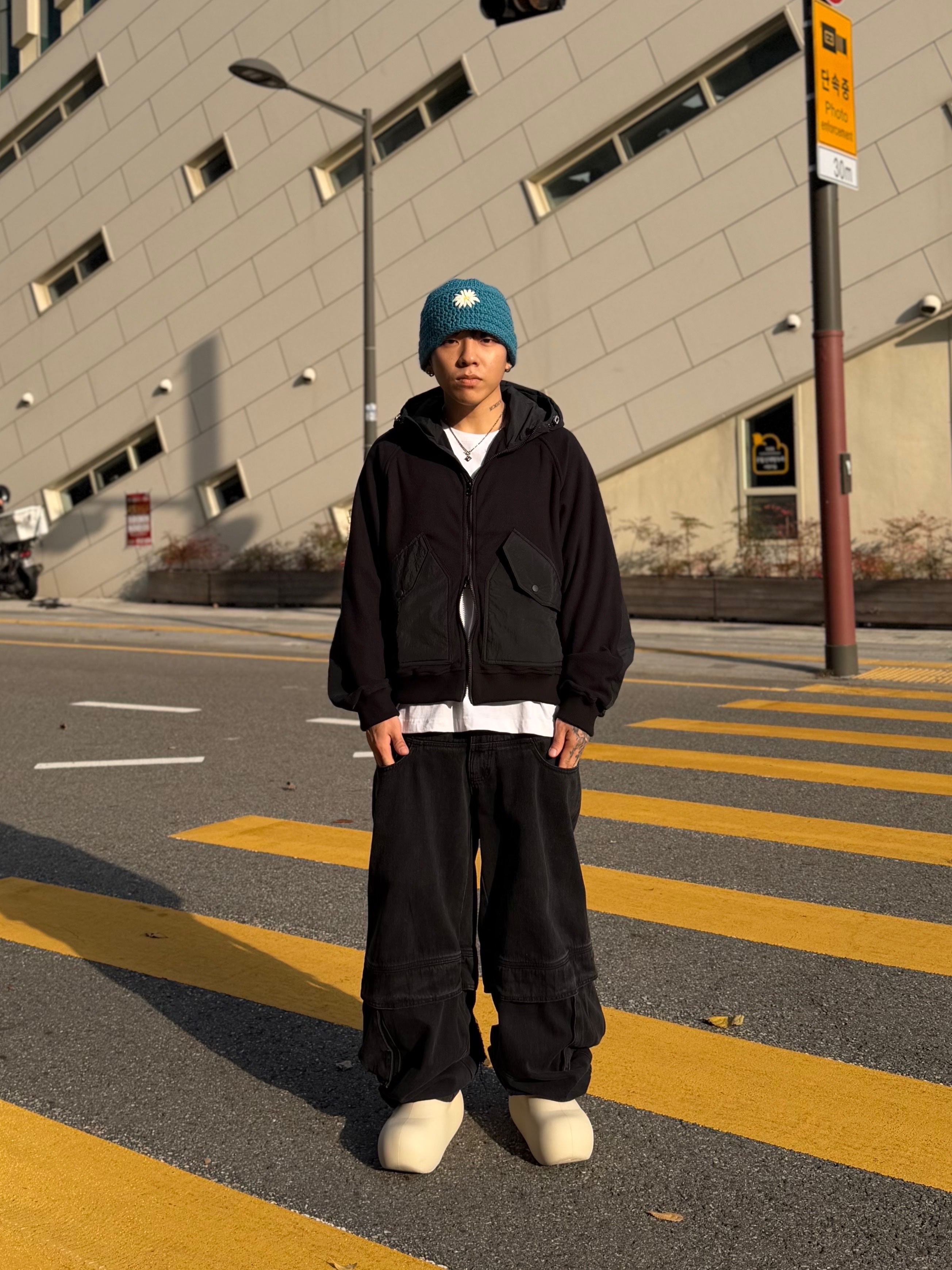 [KREAM 단독] BLR x POG Divided Curved Line Double Buckle Pants Black, Taw&Toe Zerovity Murff Black 착용 스타일 - 6