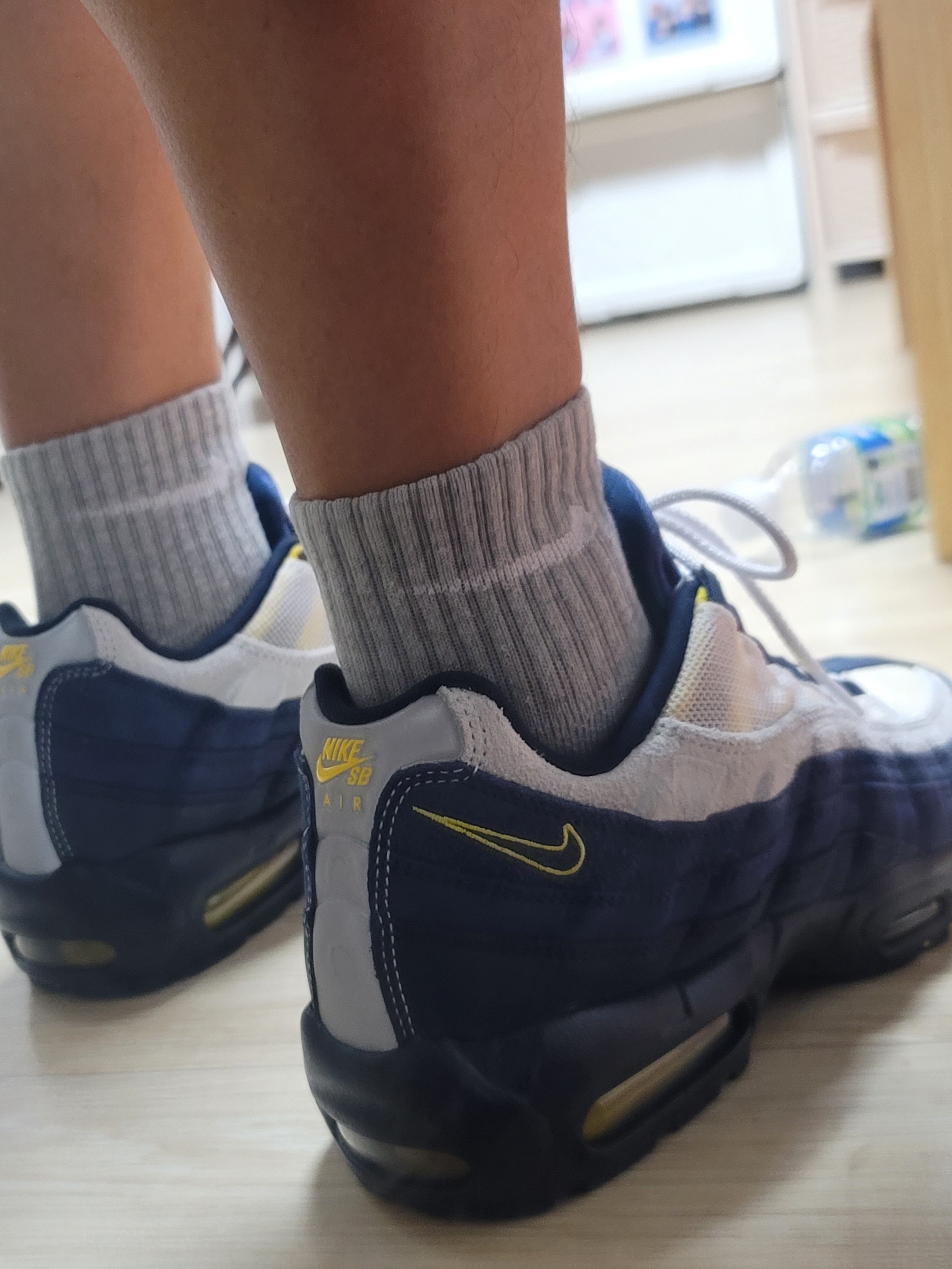 Nike x Eric Koston SB Air Max 95 Obsidian and Speed Yellow 착용 스타일 - 4