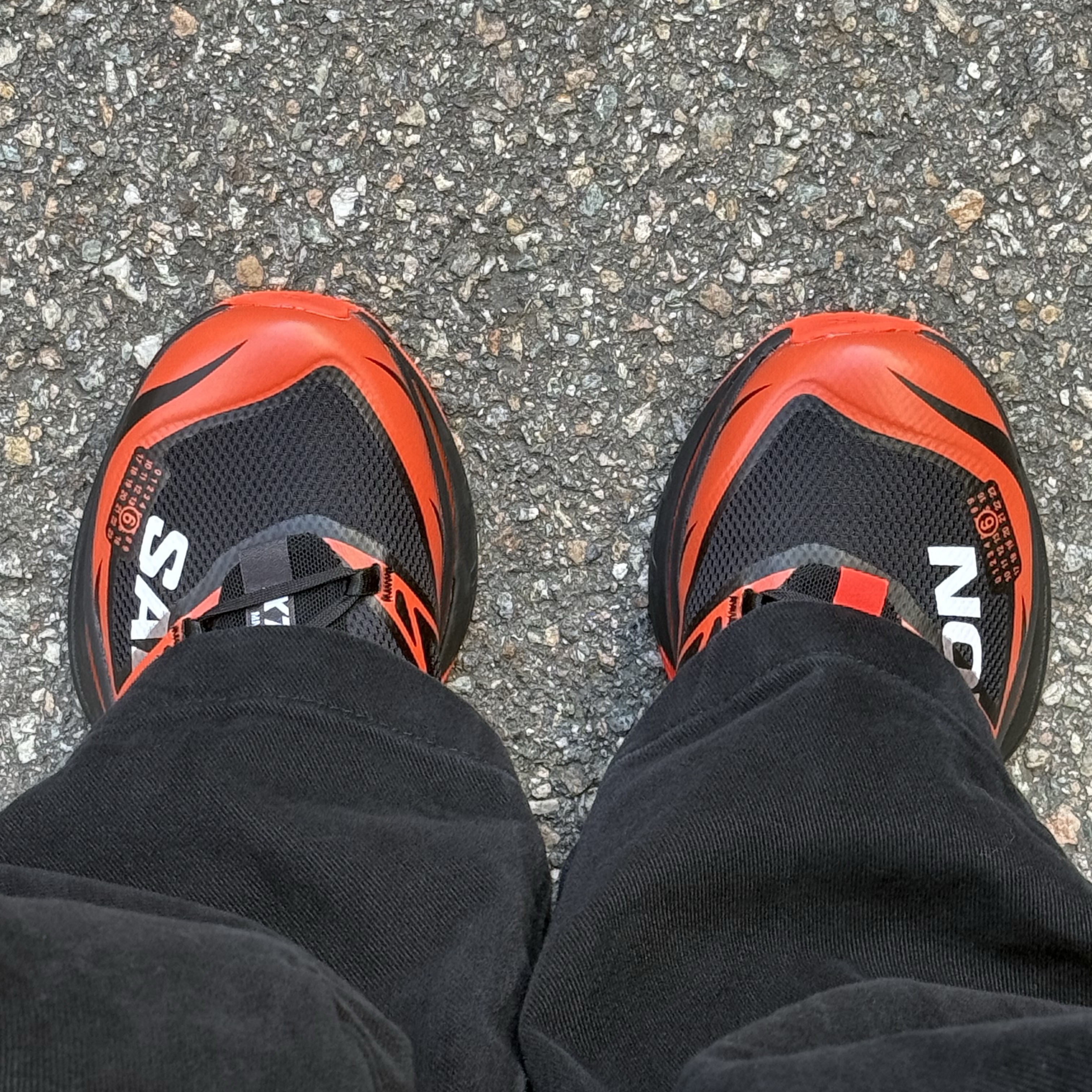 Salomon x MM6 Masion Margiela XT-MM6 Black Cherry Tomato 착용 스타일 - 1