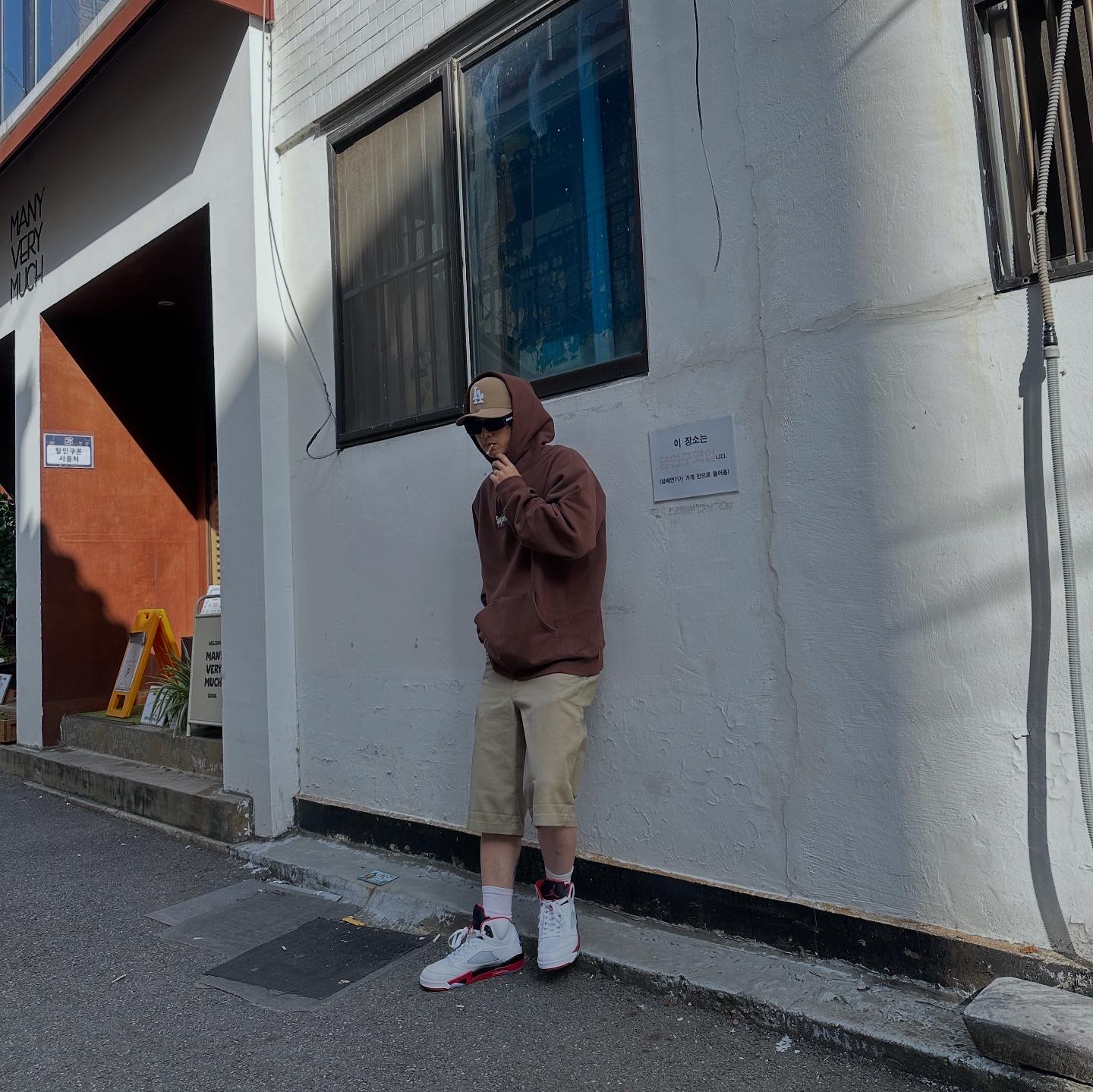 Supreme Bandana Box Logo Hooded Sweatshirt Brown - 19FW, Jordan 5 Retro Fire Red Black Tongue 2025 착용 스타일