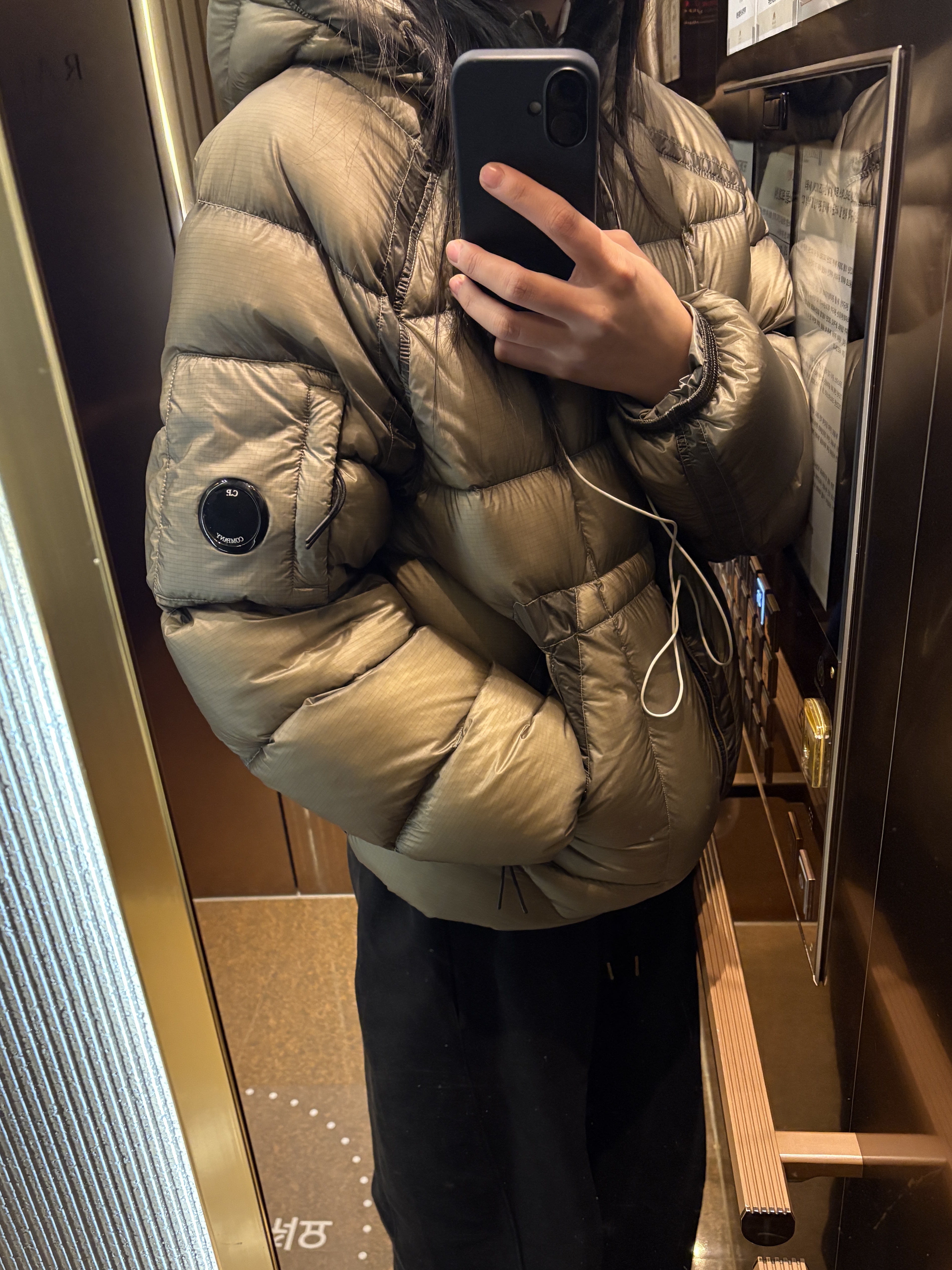 C.P. Company D.D. Shell Hooded Down Jacket Fungi Grey - 25FW 착용 스타일 - 2