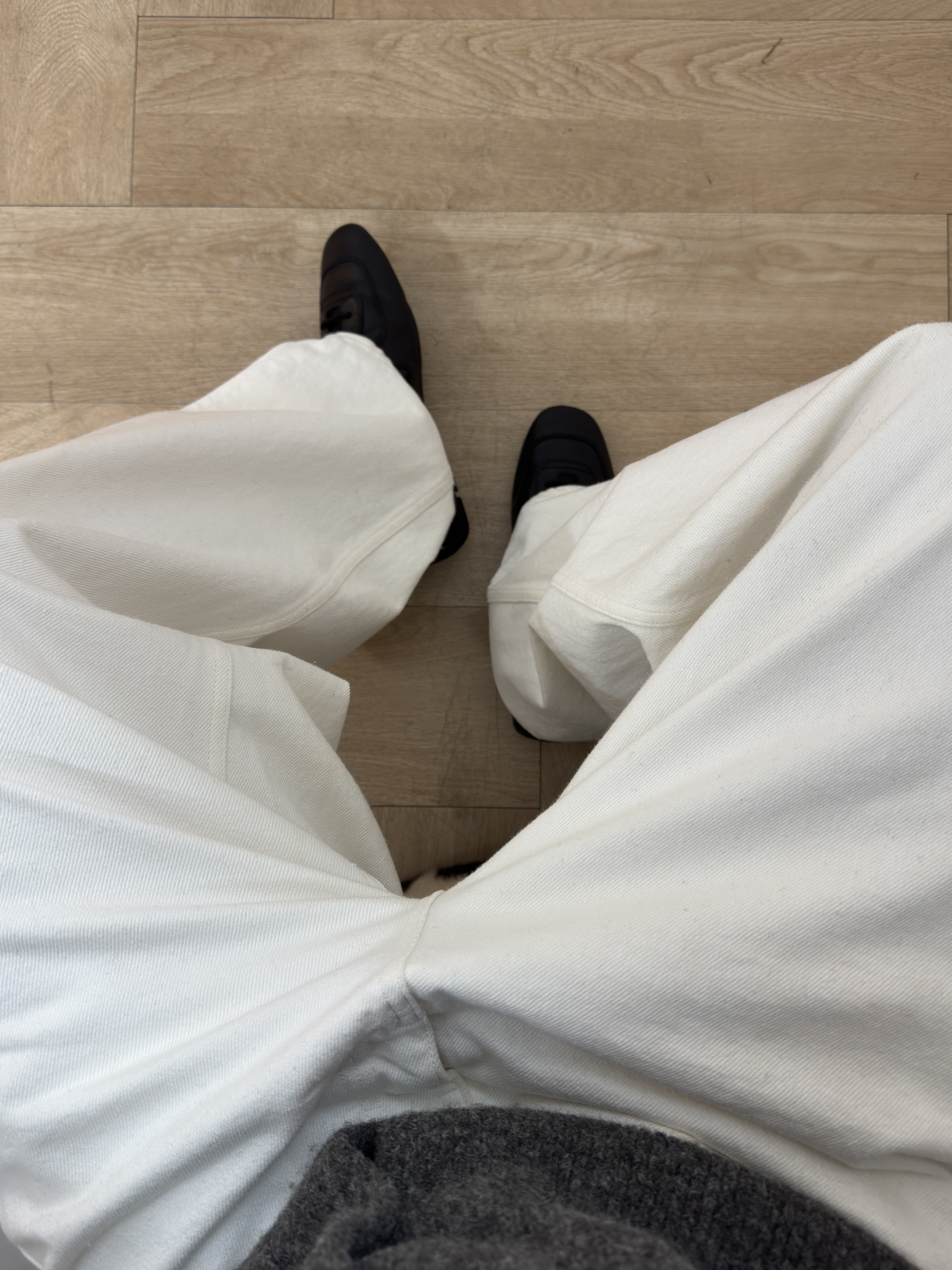 noun Wide Curved Denim Pants White, LOSTGARDEN UNIFORM Driving Sneakers Black 착용 스타일 - 6