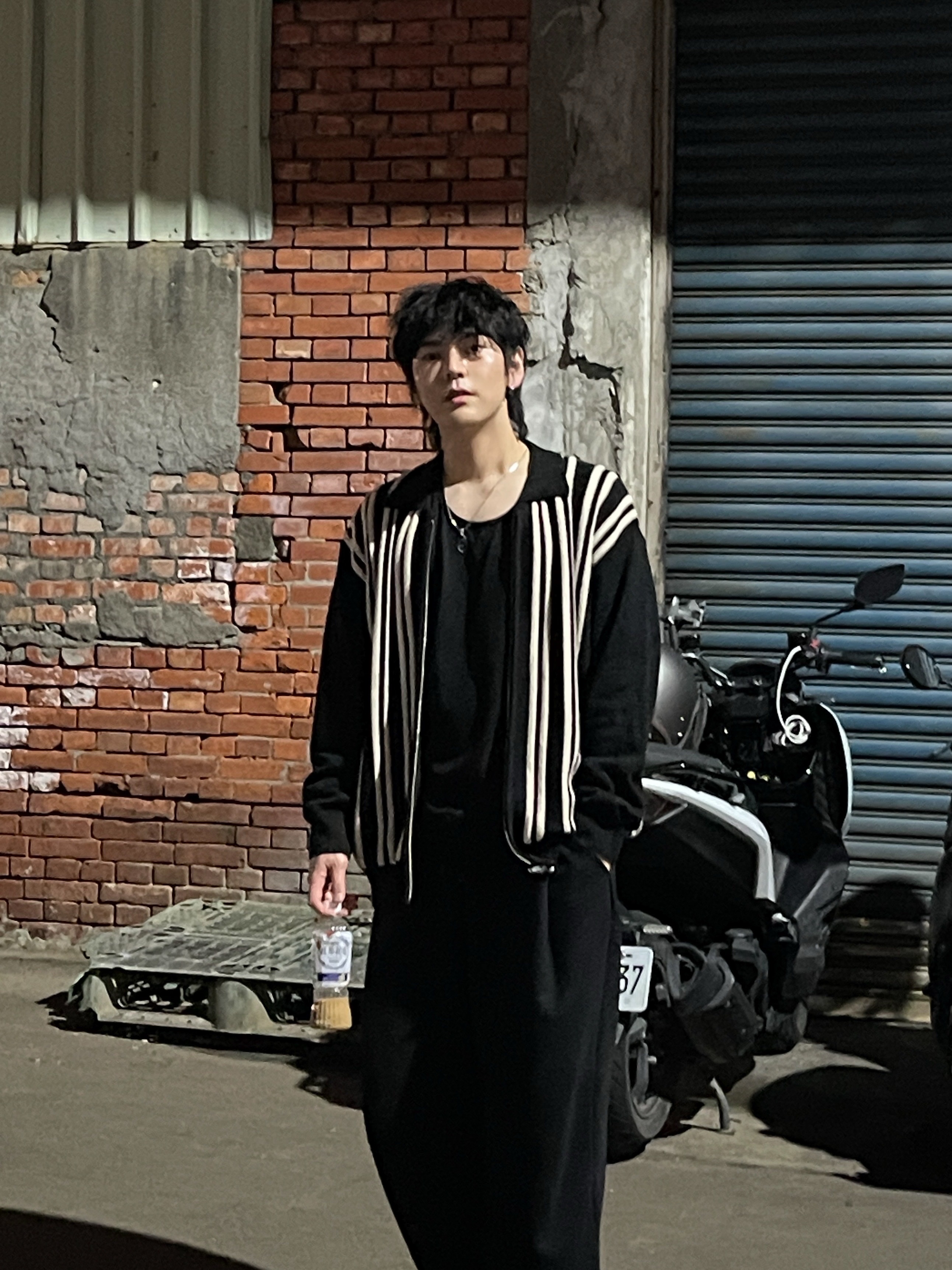 Diesel Dx1342 Stainless Steel Pendant Necklace Silver, Crocs x Sankuanz Classic Clog Black 착용 스타일 - 1