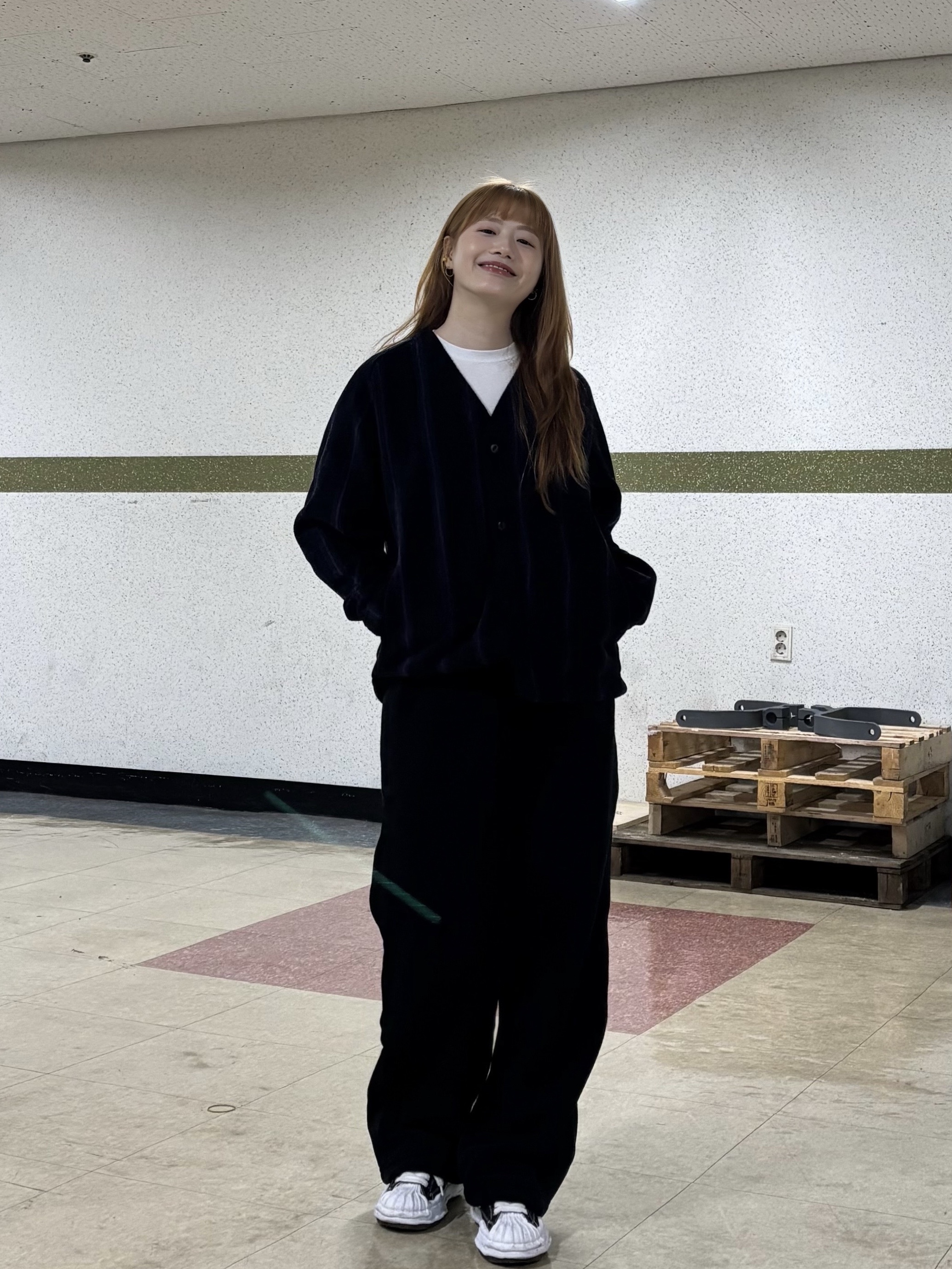 Uniqlo x Needles Fleece Wide Pants Black - KR, Uniqlo x Needles Fleece Oversized Cardigan Black - KR 착용 스타일 - 4
