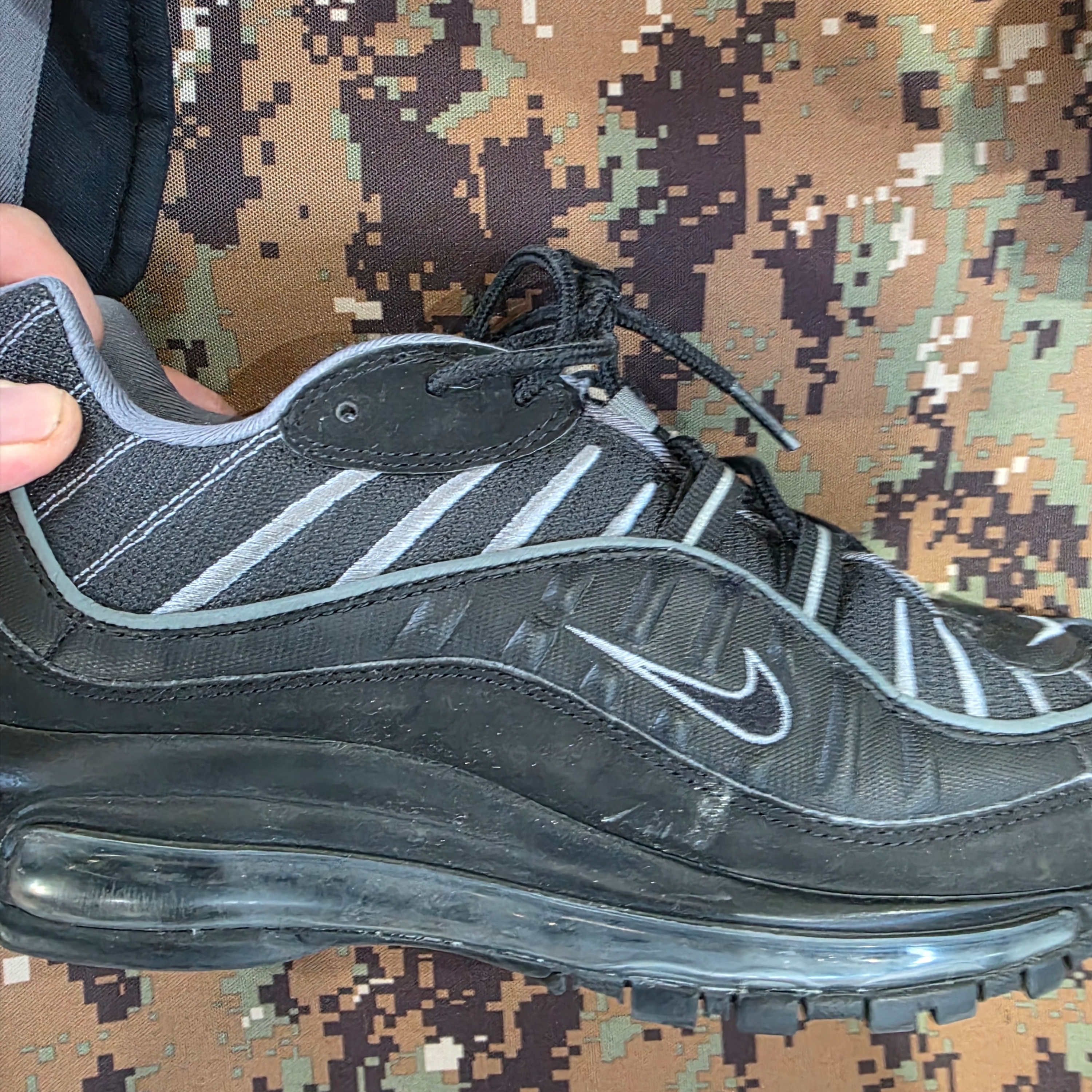 Nike Air Max 98 Black Smoke Grey  착용 스타일