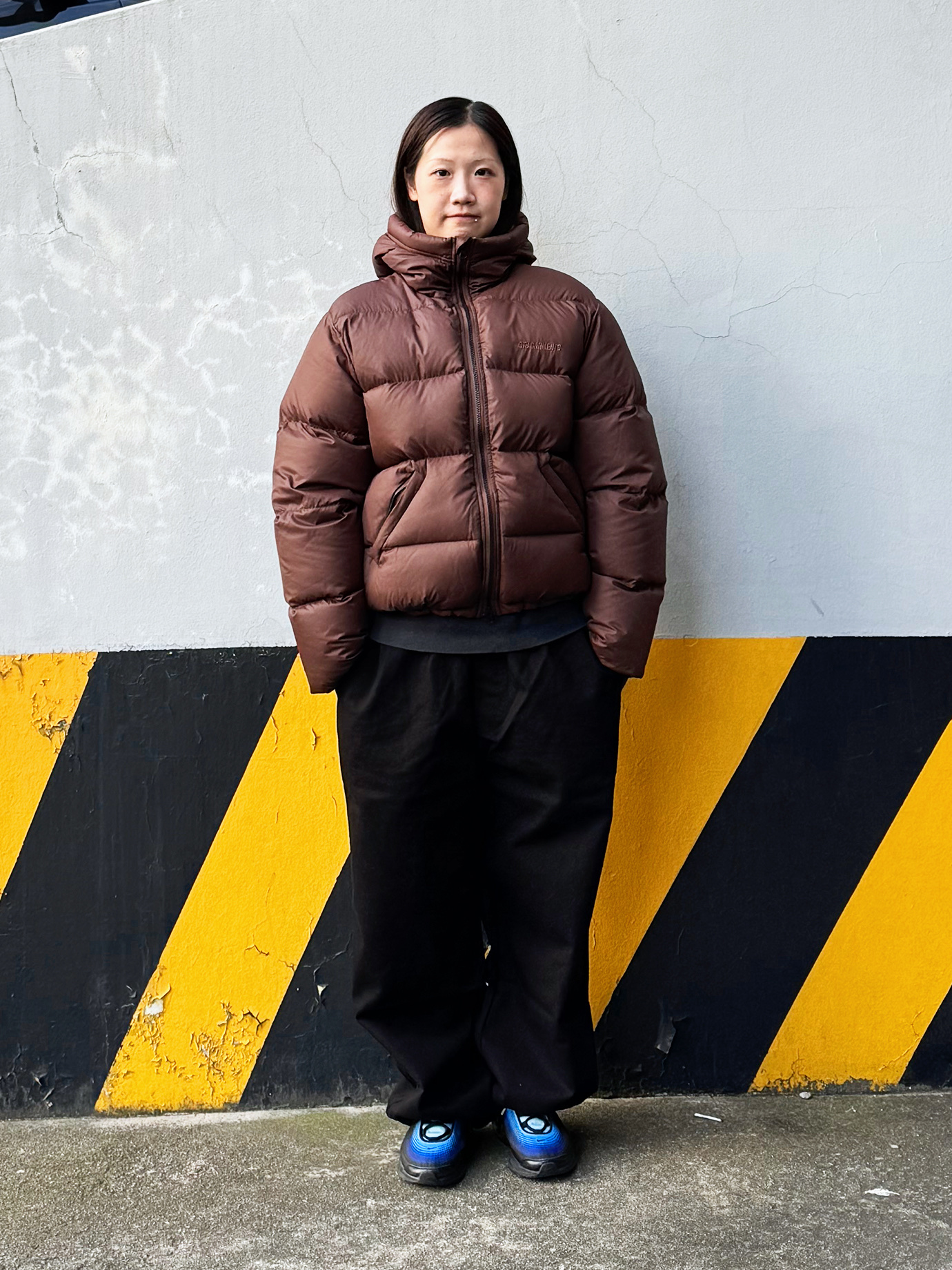 QT8 GARMENTS Duck Down Heavyweight Hoodie Jacket Brown 착용 스타일 - 1